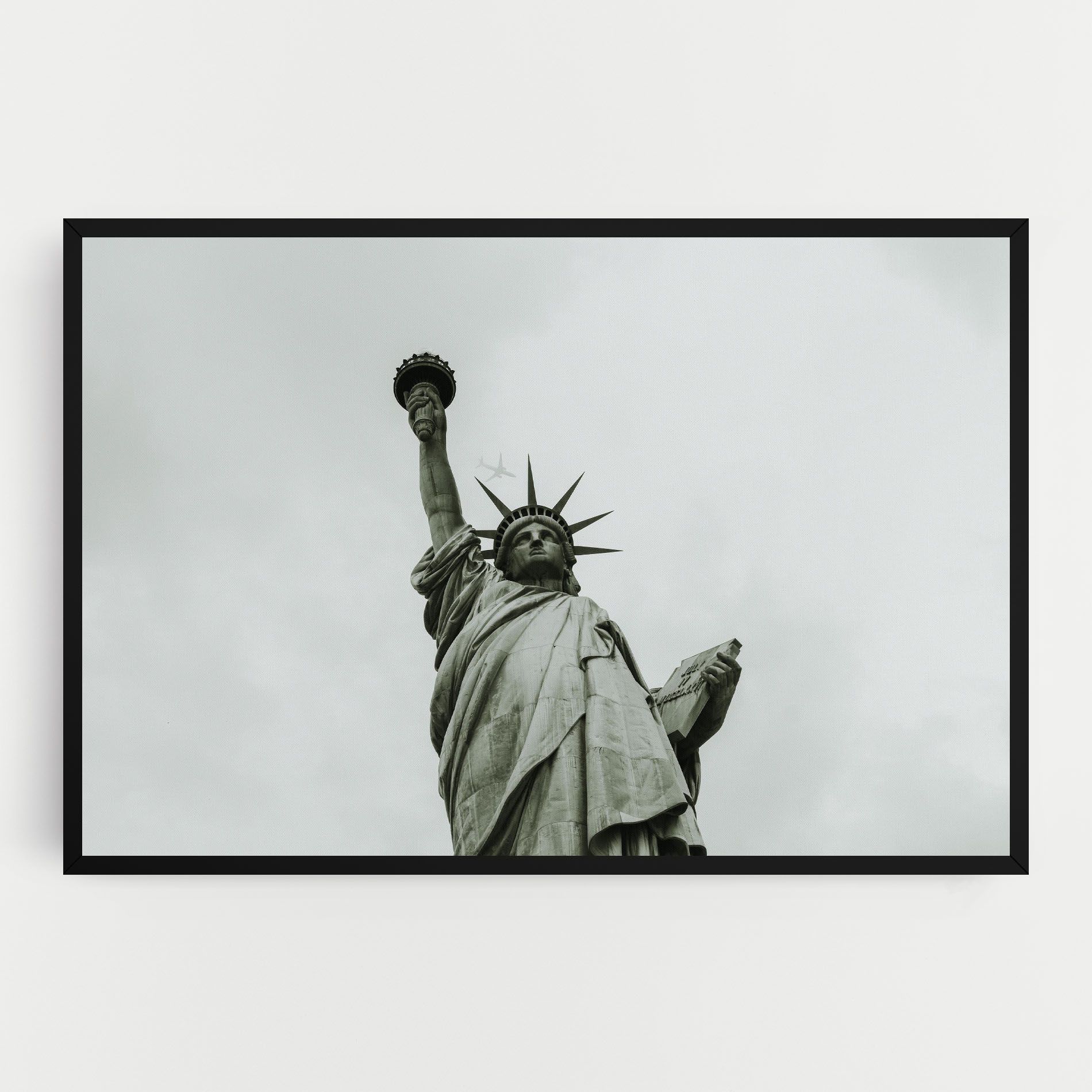 Liberty Statue Day mockup 0