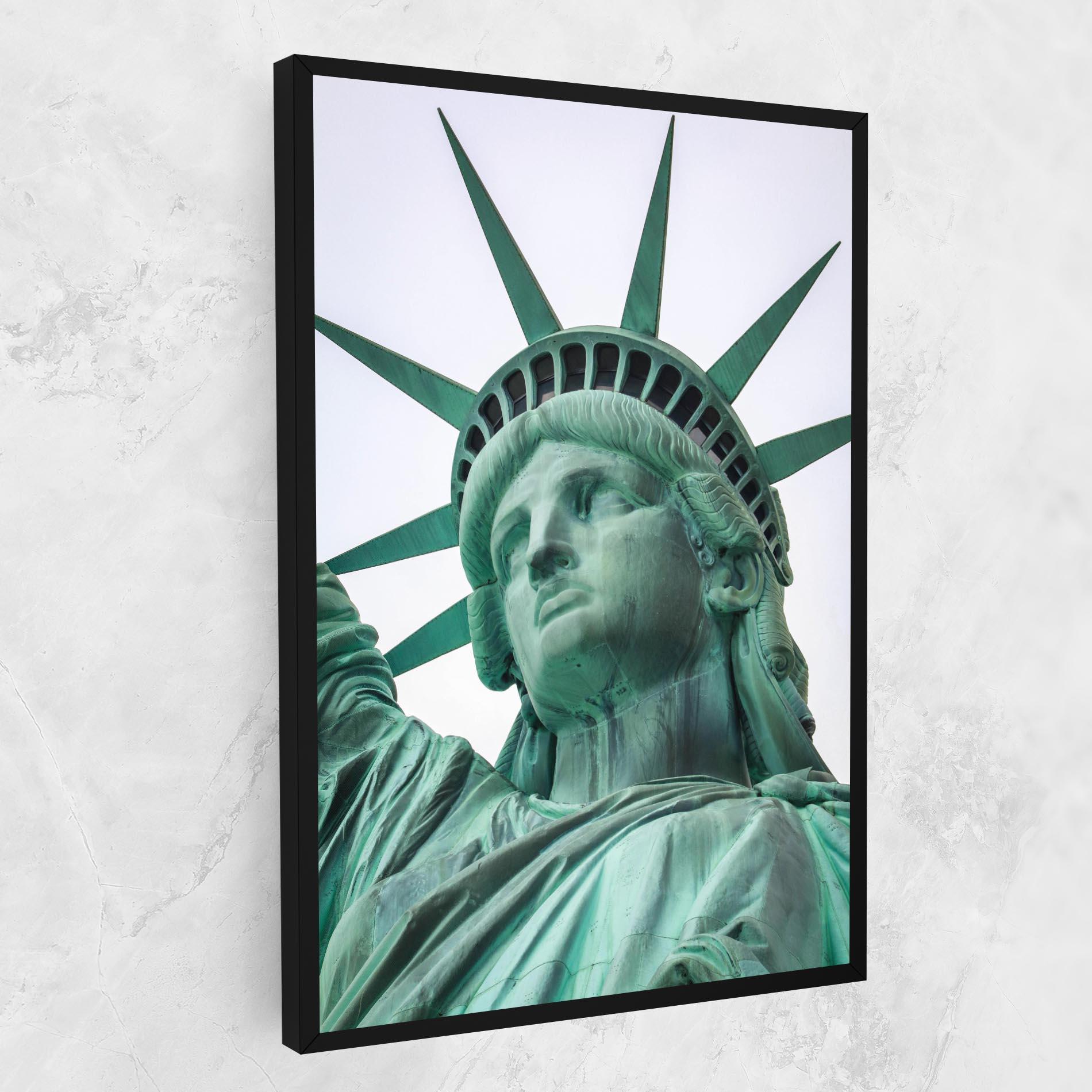 Leinwandbild Statue Of Liberty Head mockup 1
