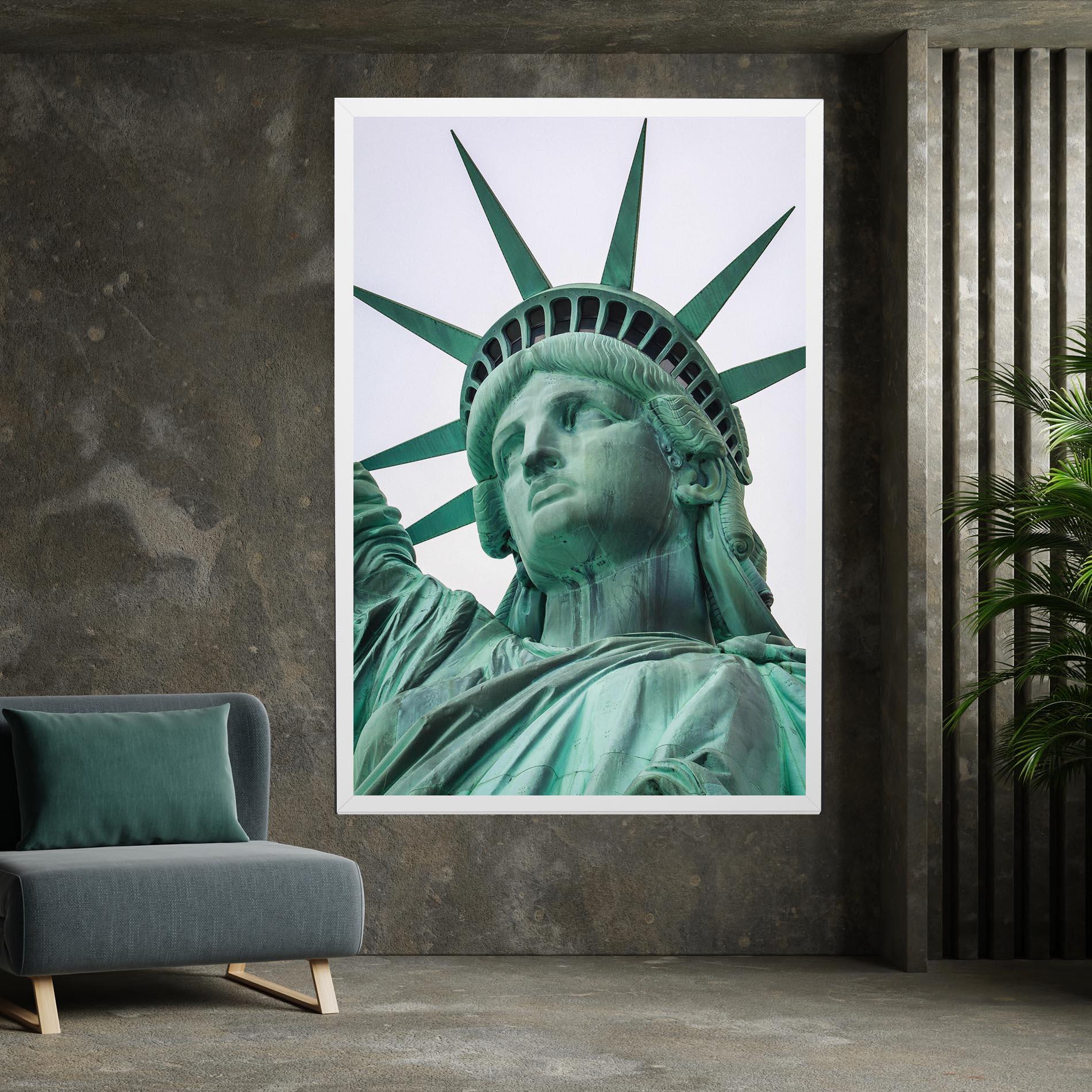Leinwandbild Statue Of Liberty Head mockup 7
