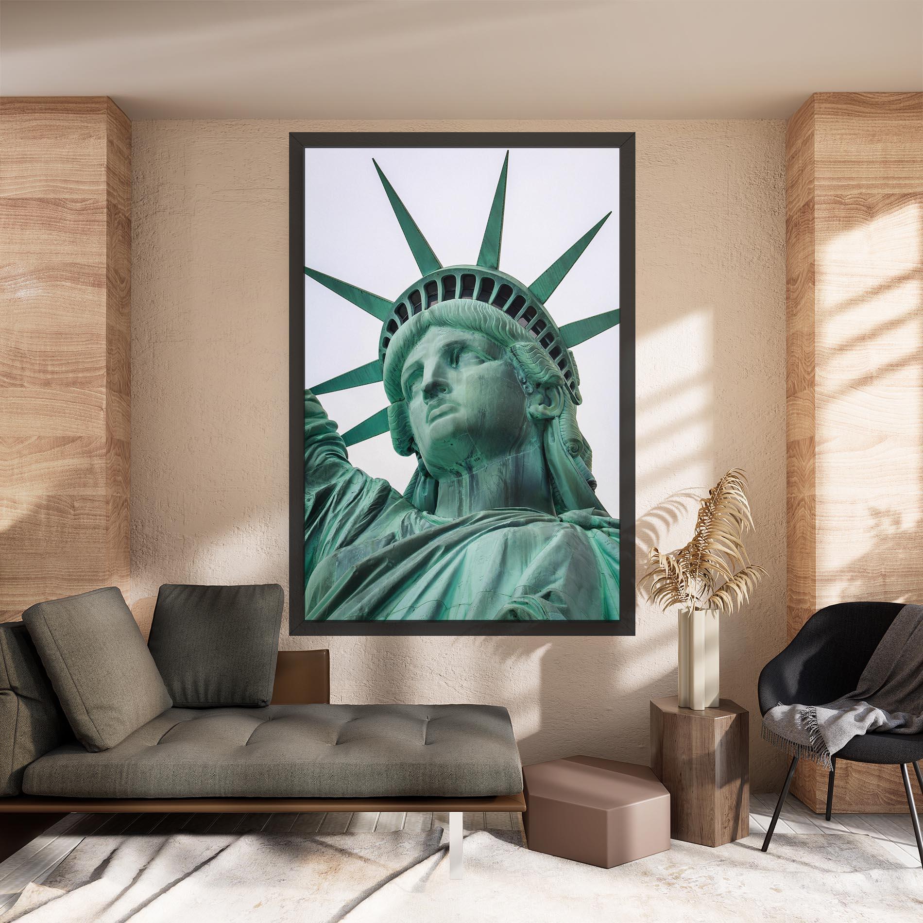 Leinwandbild Statue Of Liberty Head mockup 8
