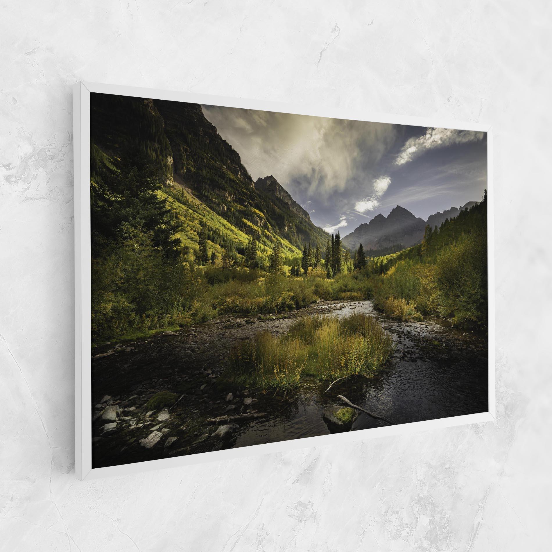 Leinwandbild Cloudy Lake mockup 1
