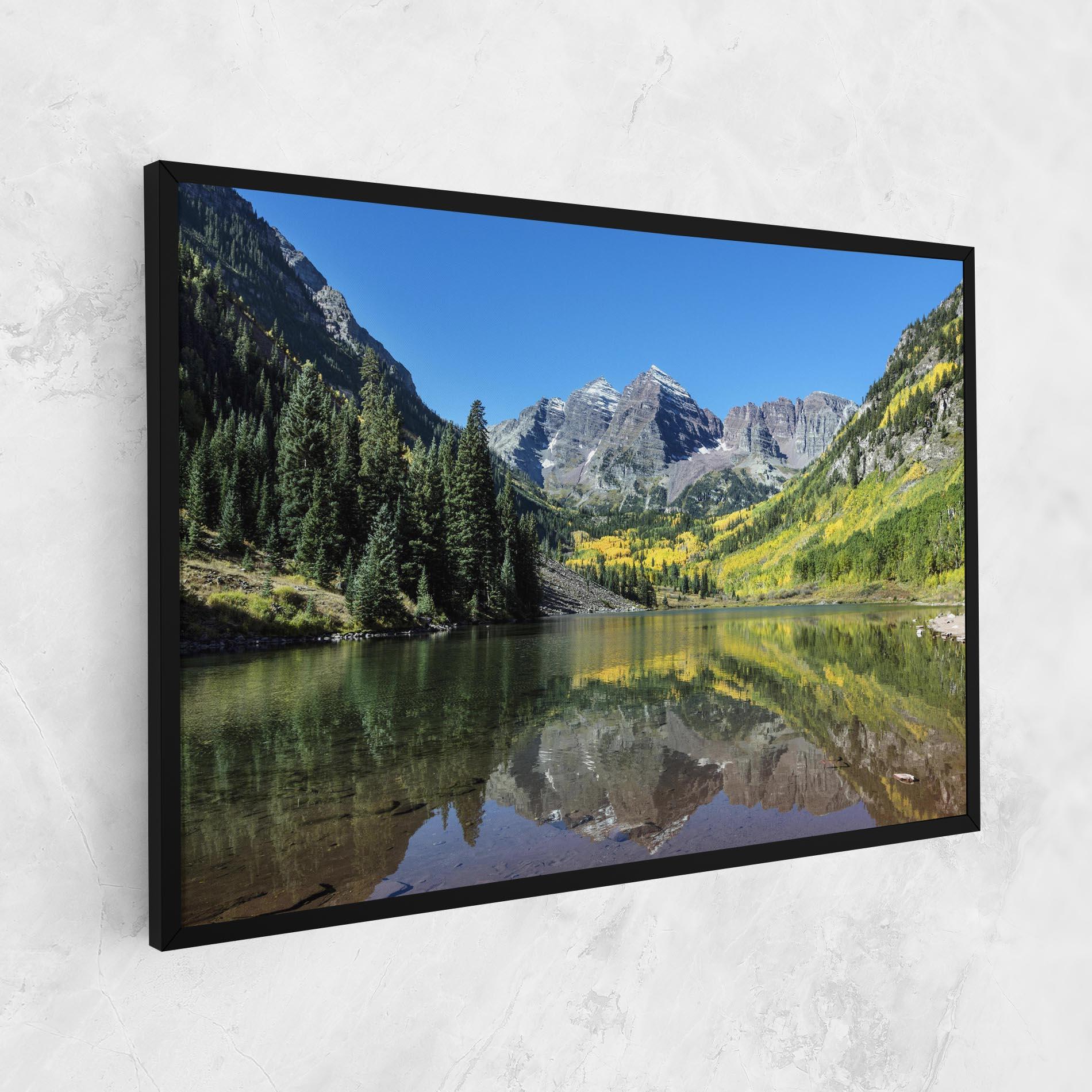 Leinwandbild Lake Green Mountain mockup 1