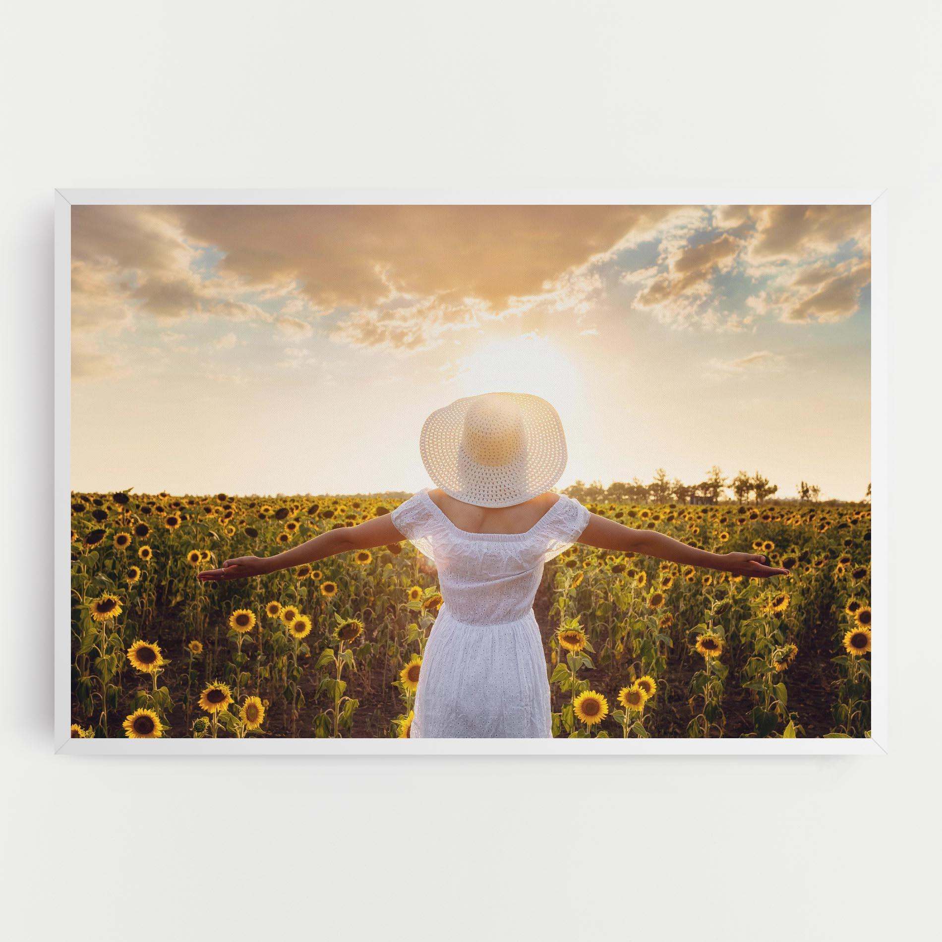 Leinwandbild Girl In Nature mockup 0