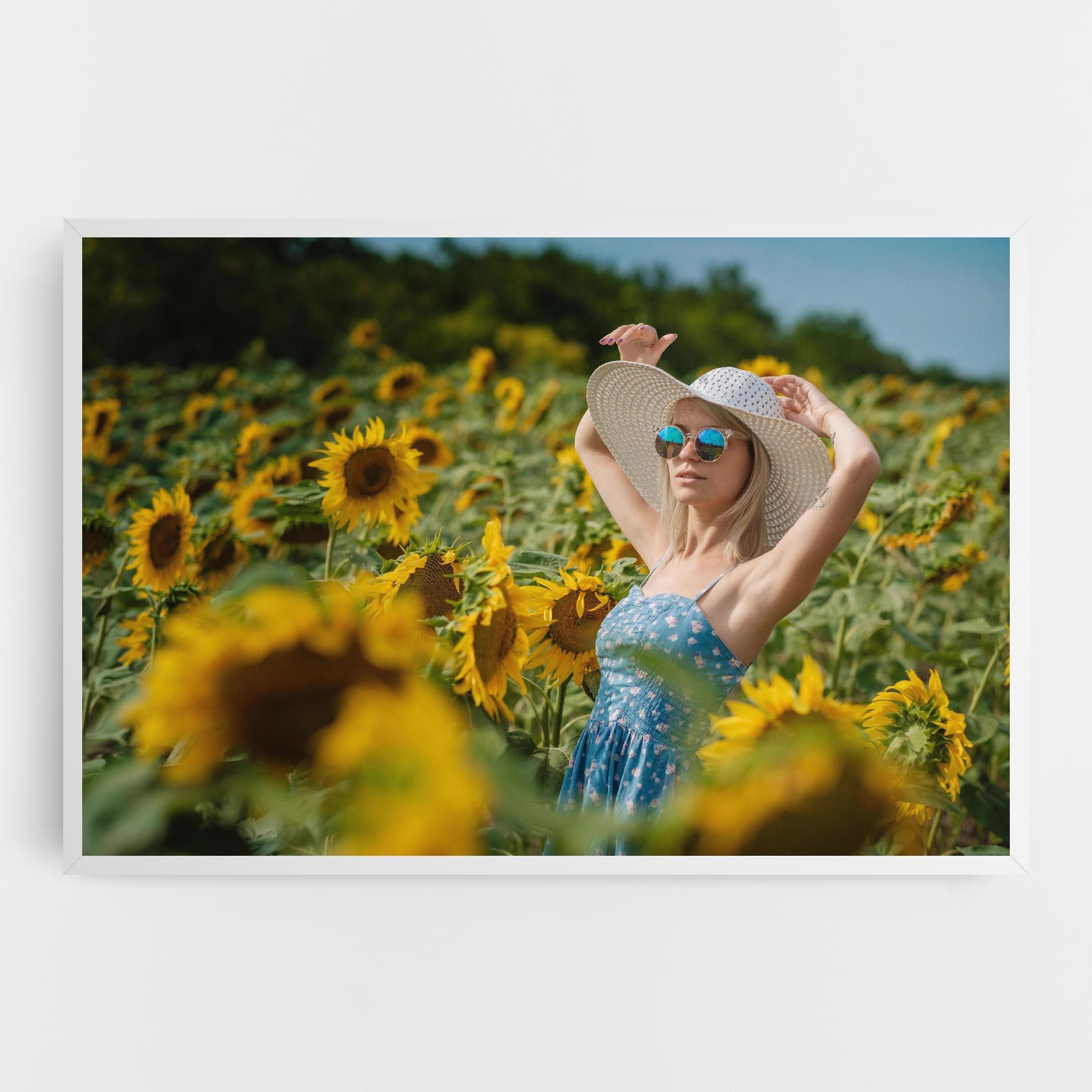 Leinwandbild Model Posing mockup 0