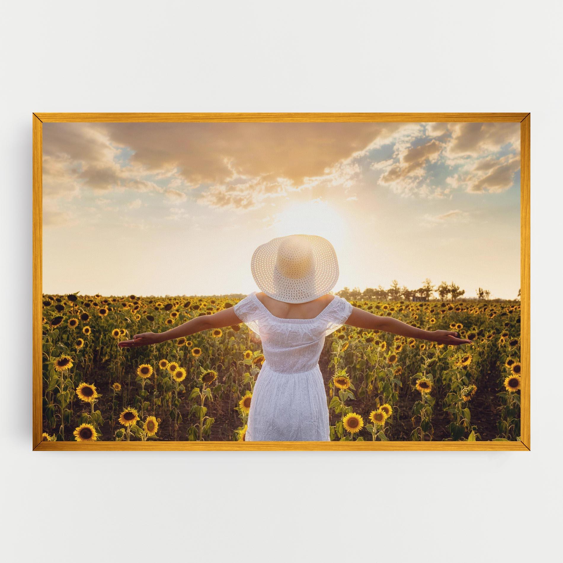 Leinwandbild Girl In Nature mockup 0