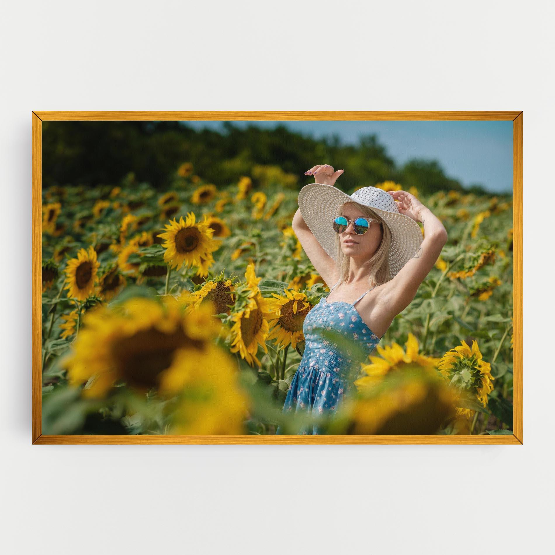 Leinwandbild Model Posing mockup 0