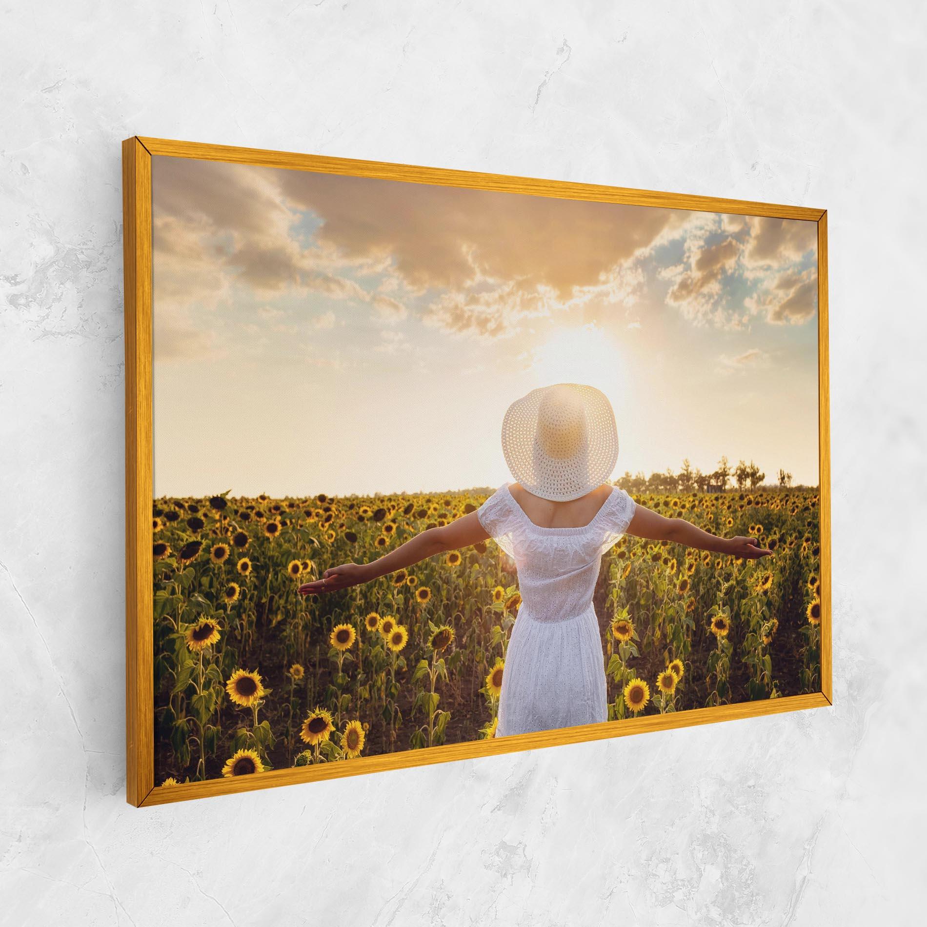 Leinwandbild Girl In Nature mockup 1