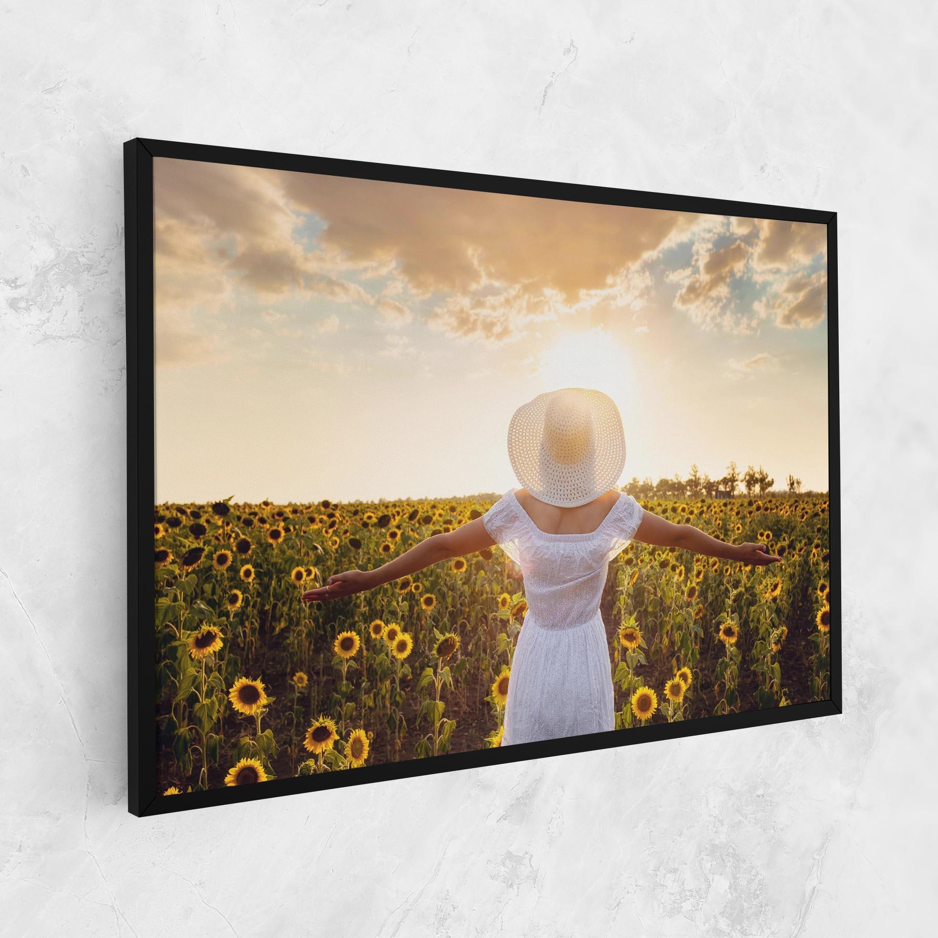 Leinwandbild Girl In Nature mockup 1