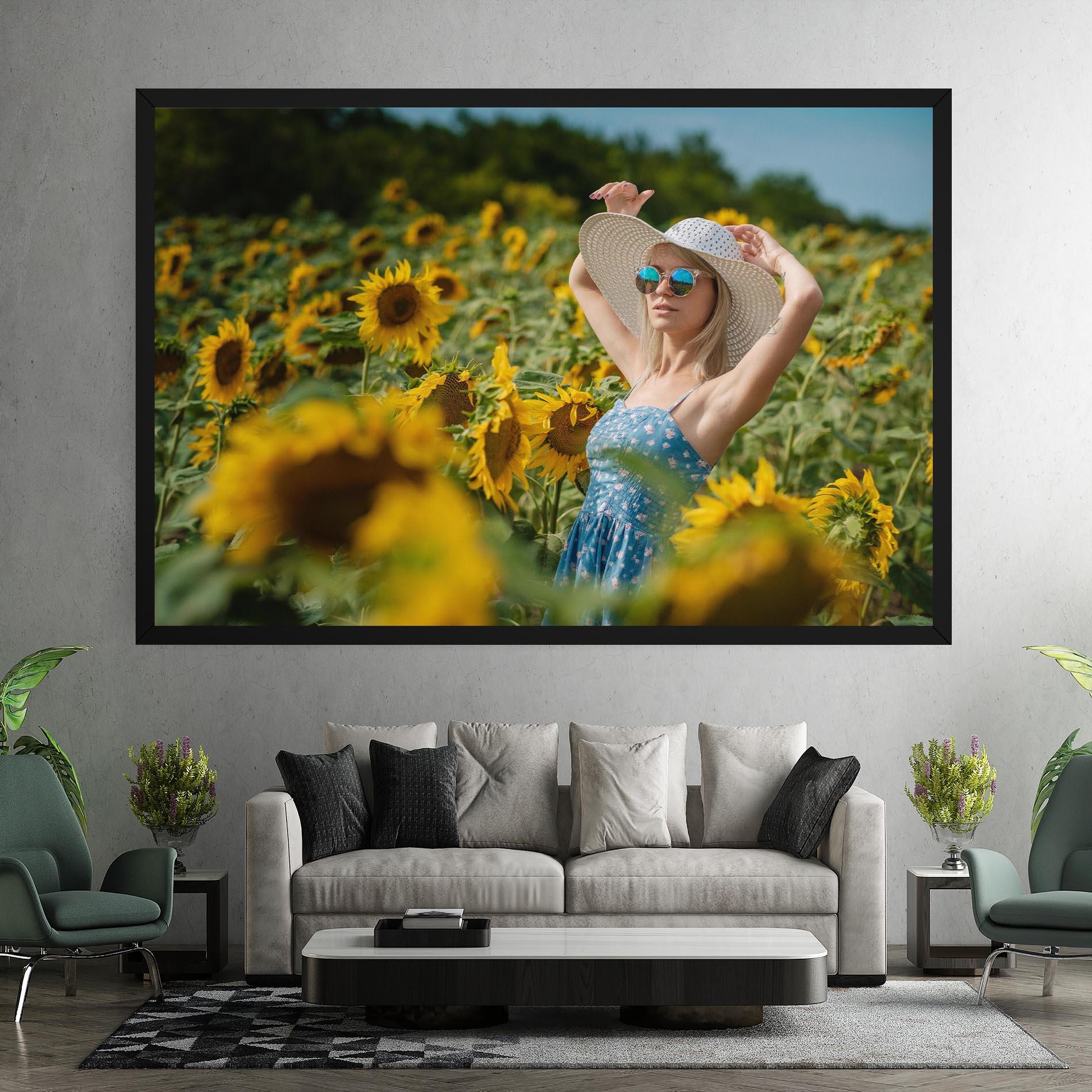 Leinwandbild Model Posing mockup 7