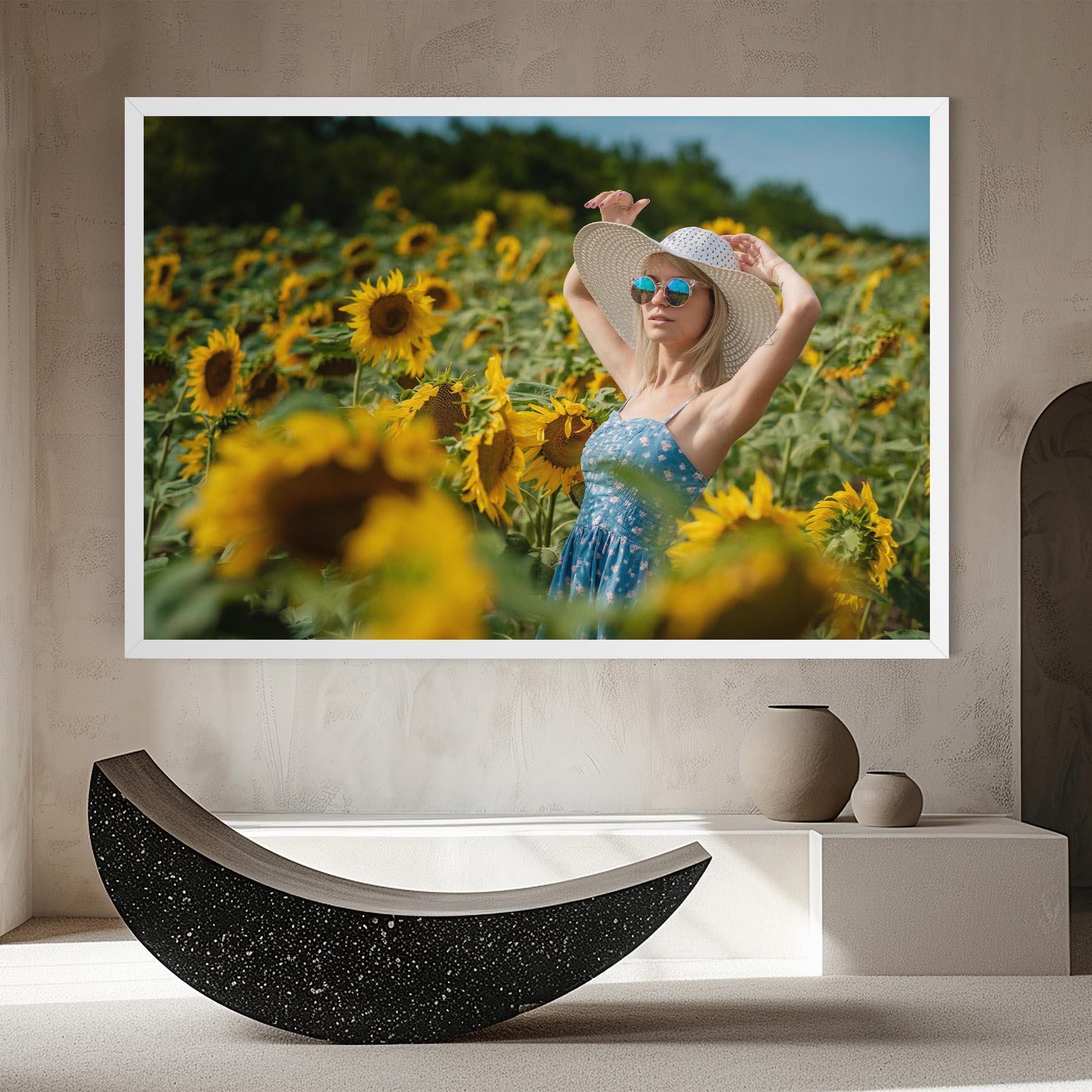 Leinwandbild Model Posing mockup 8