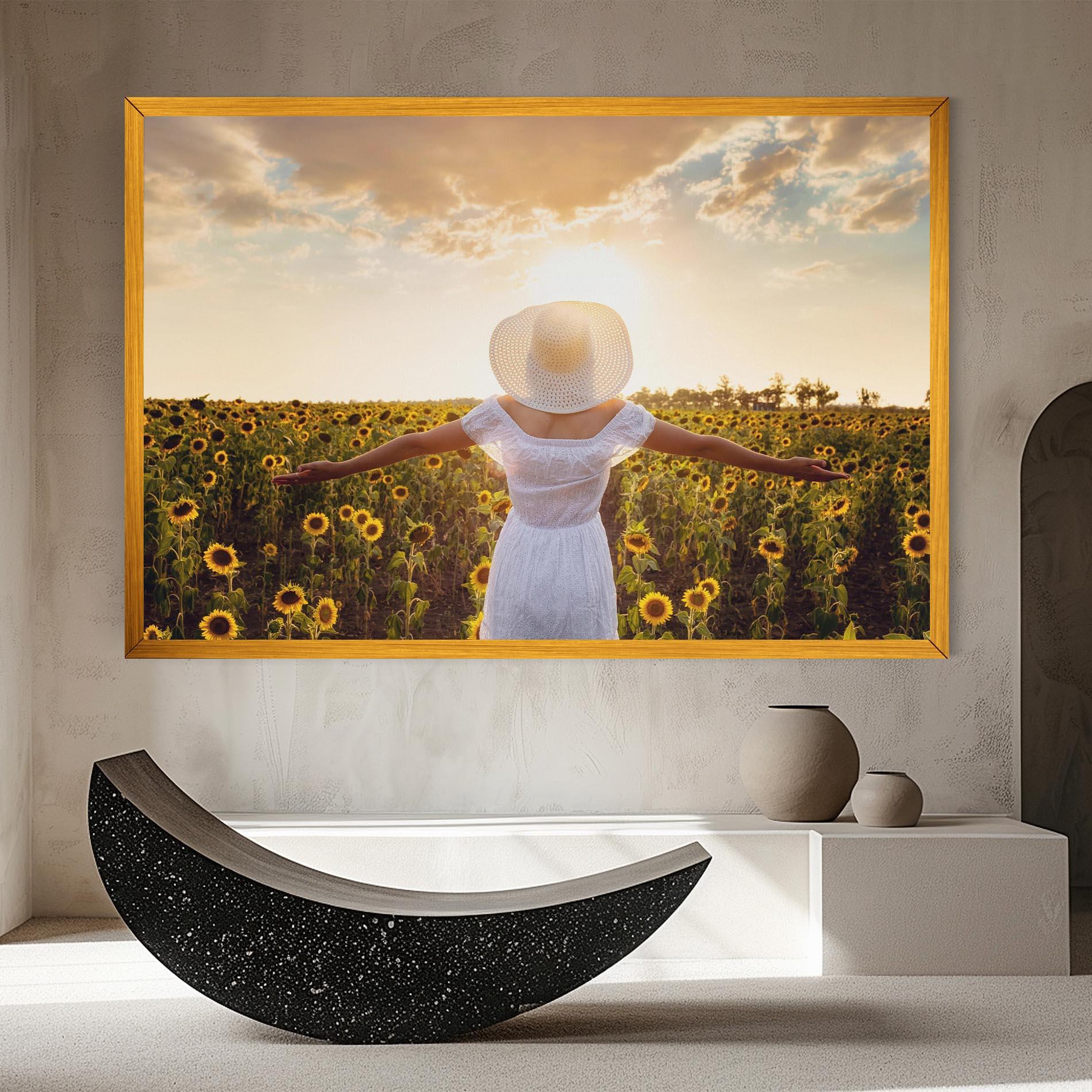 Leinwandbild Girl In Nature mockup 8