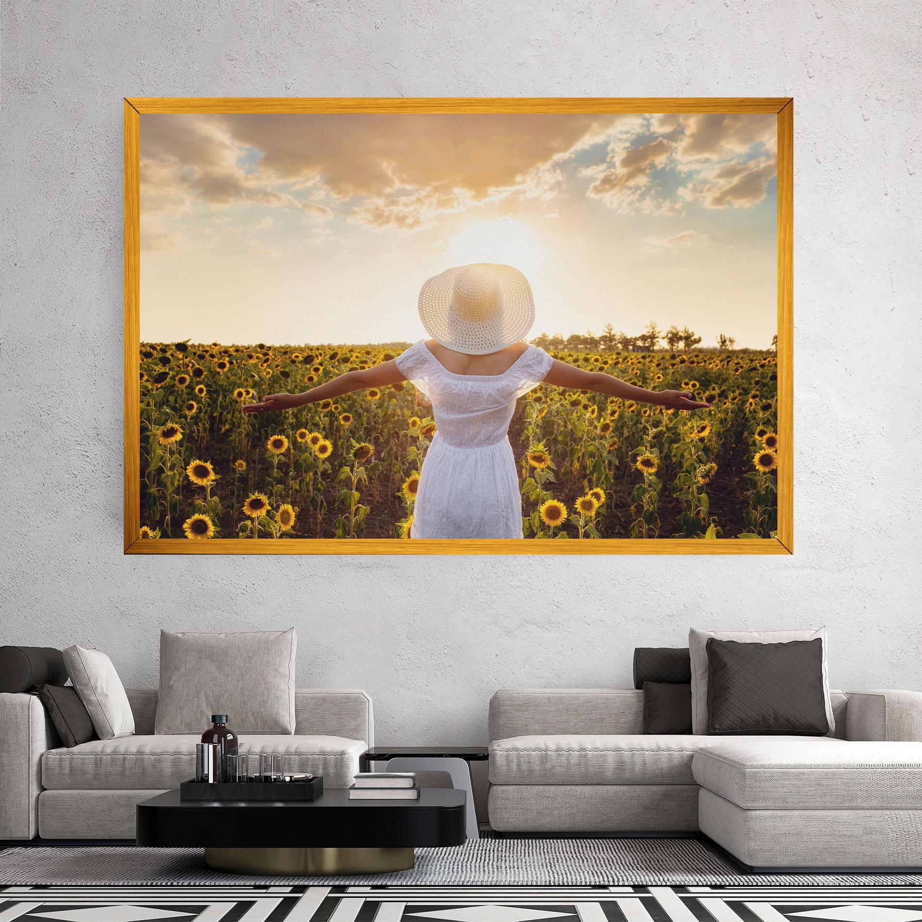 Leinwandbild Girl In Nature mockup 2