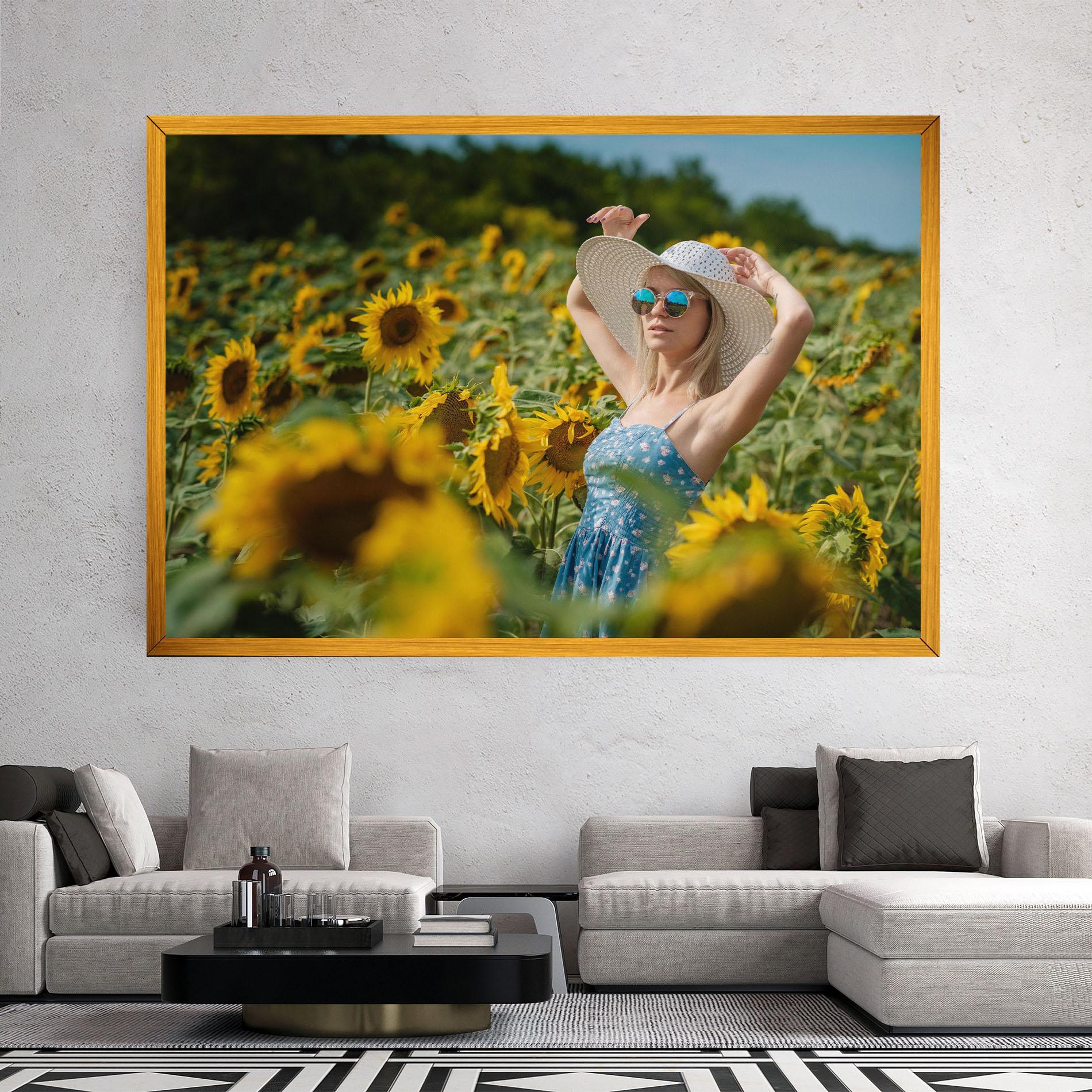 Leinwandbild Model Posing mockup 2