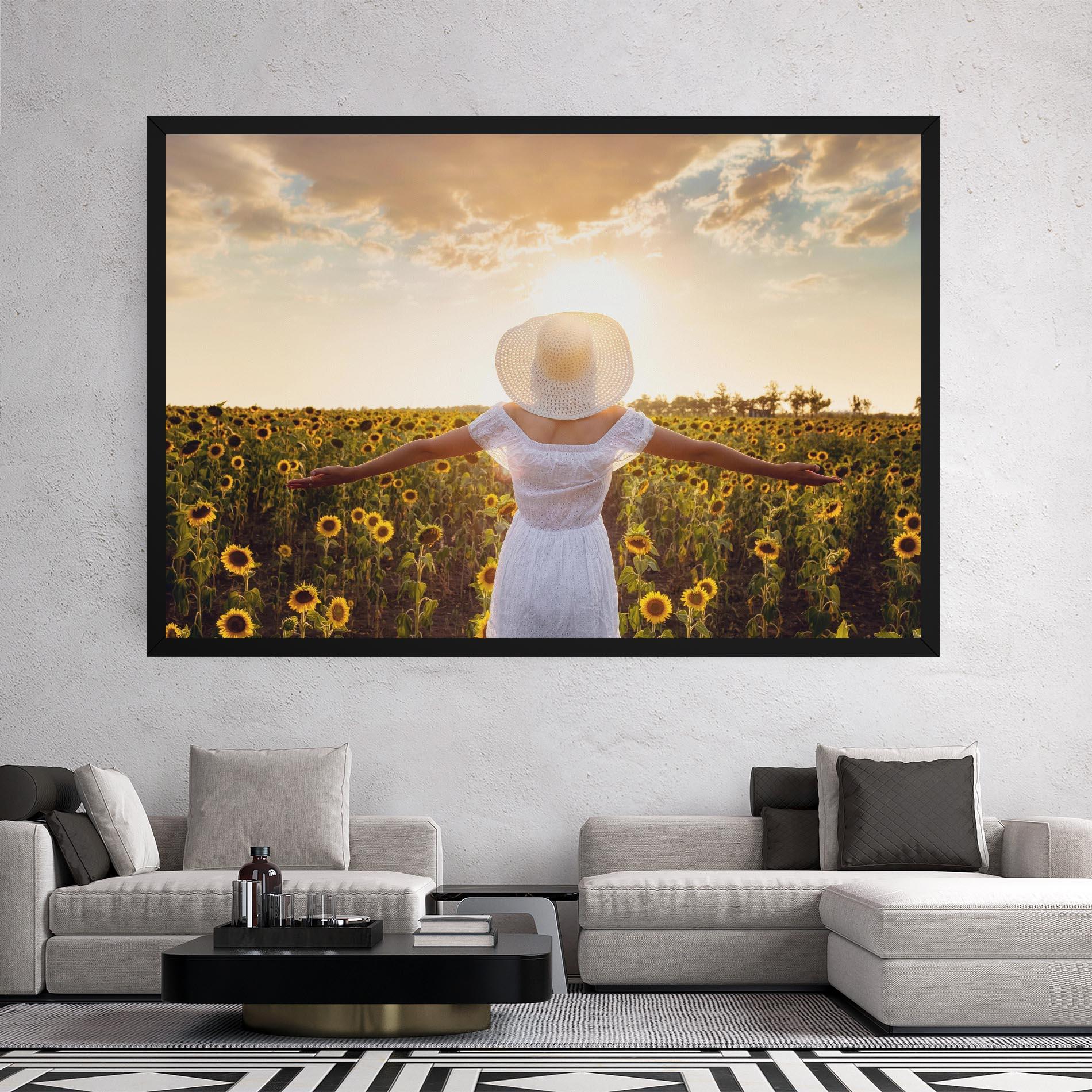 Leinwandbild Girl In Nature mockup 2