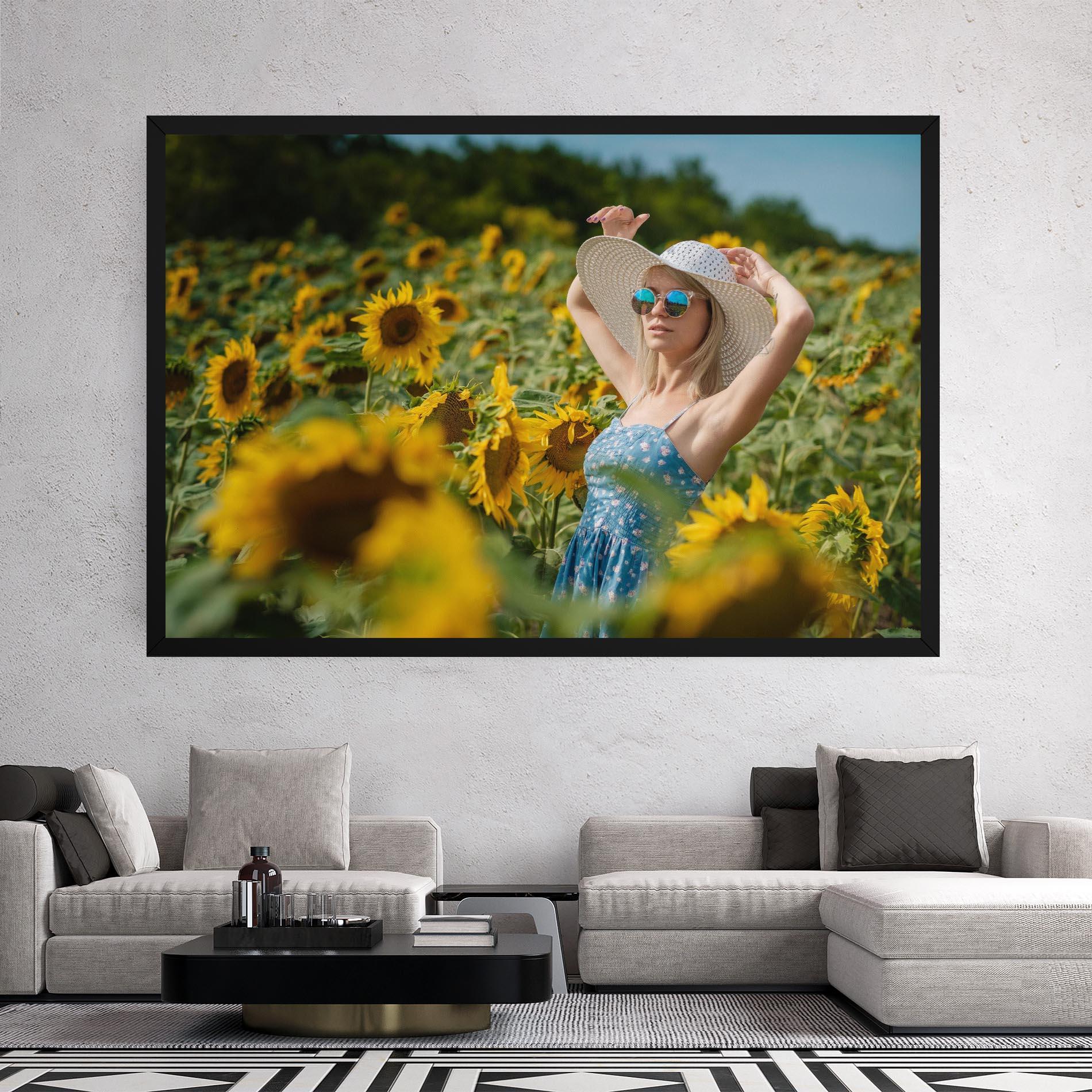 Leinwandbild Model Posing mockup 2