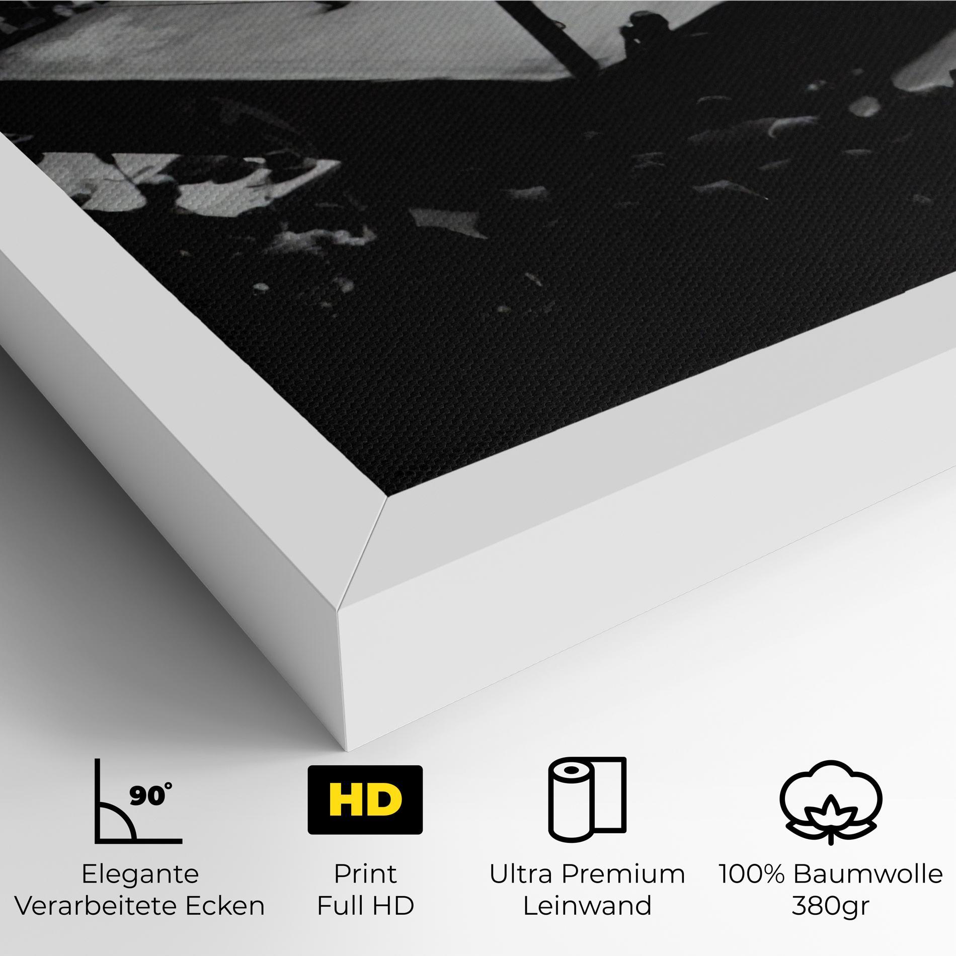 Leinwandbild Grey Ring mockup 4