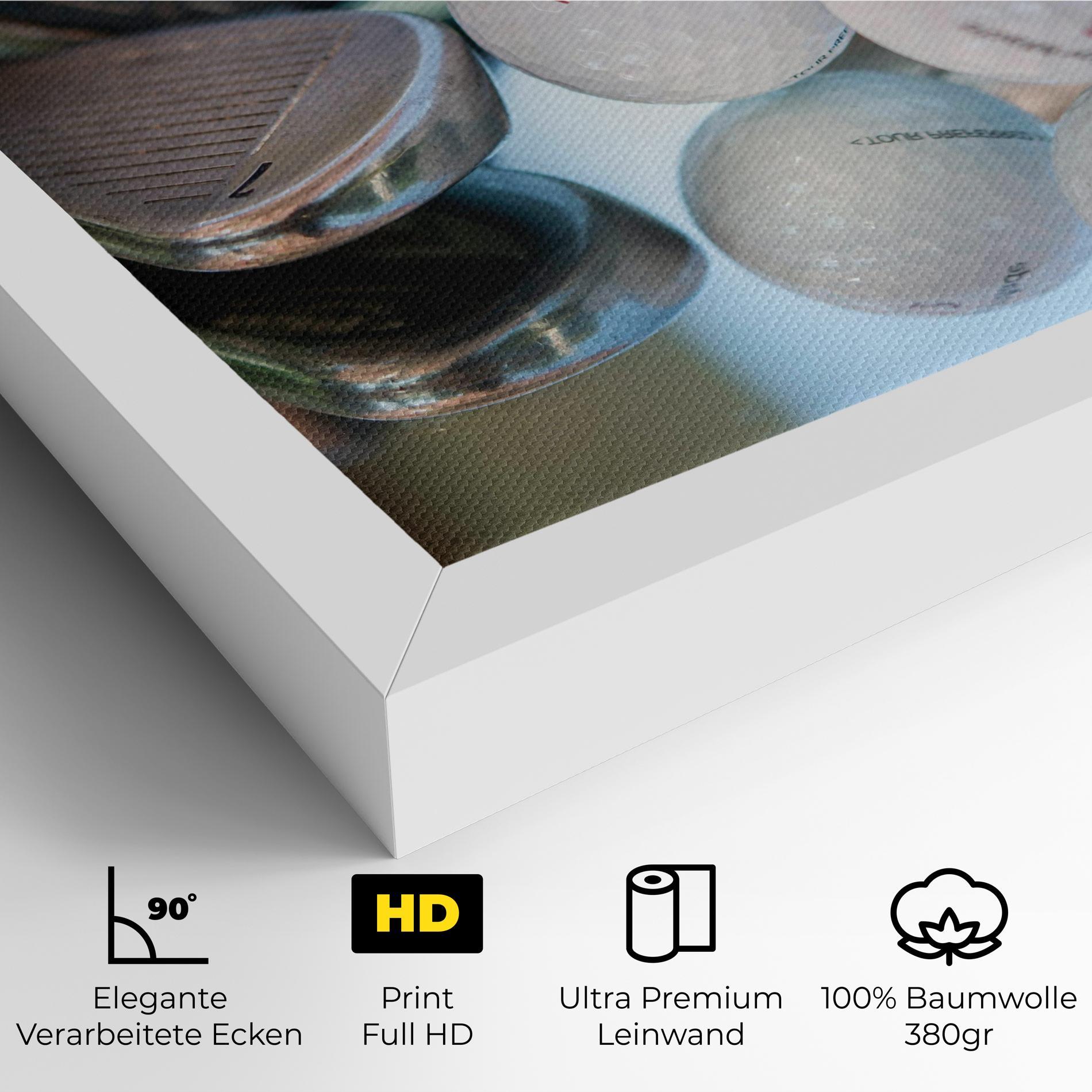 Leinwandbild Golf Balls Set mockup 4