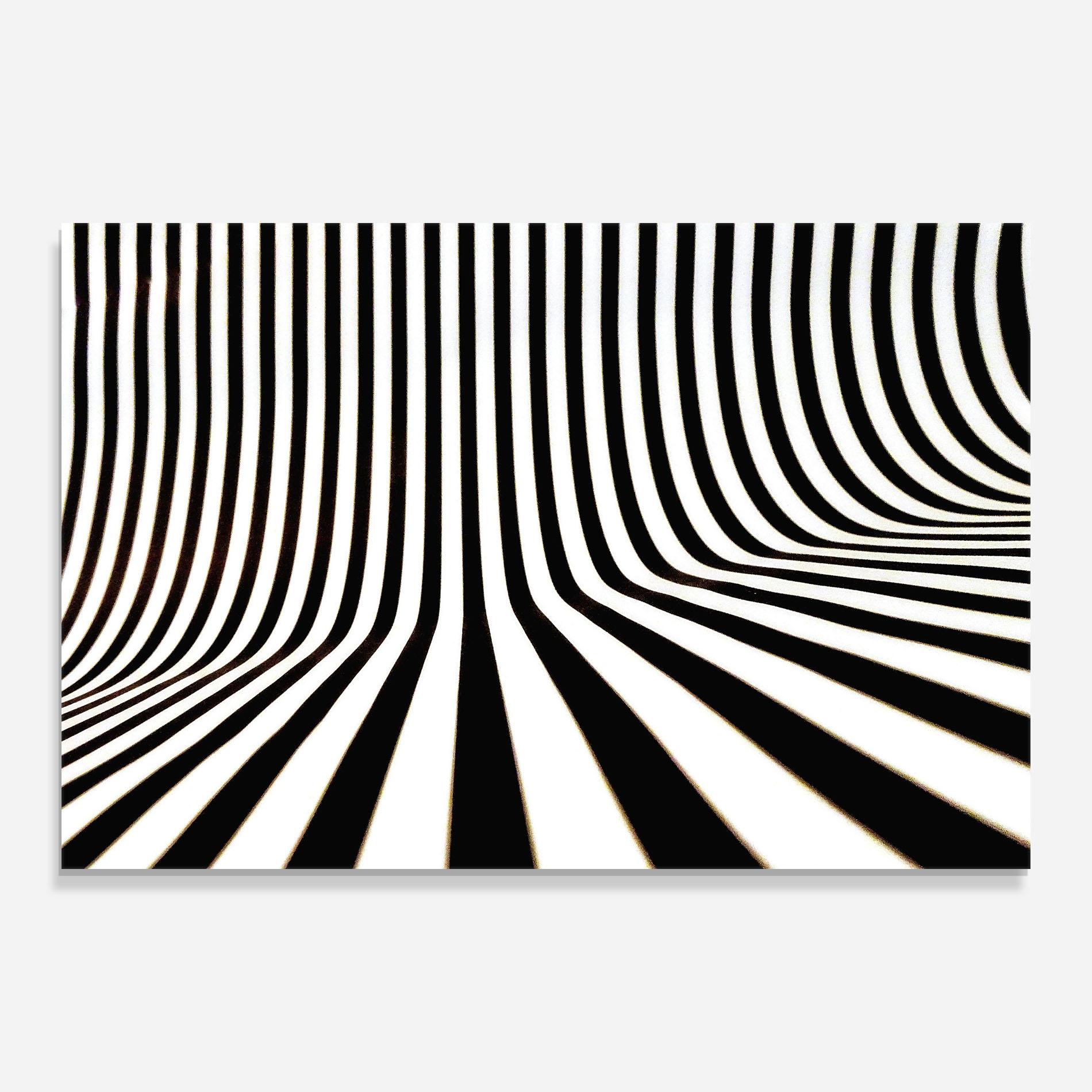 Glasbild Black And White Illusion mockup 0