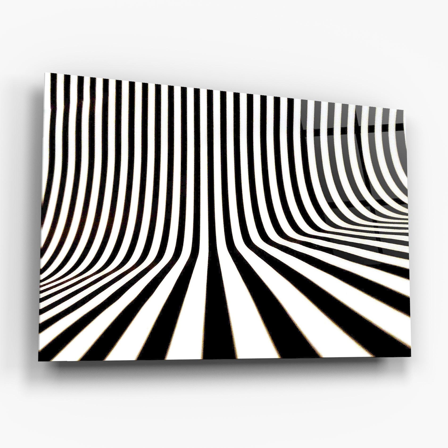 Glasbild Black And White Illusion mockup 6