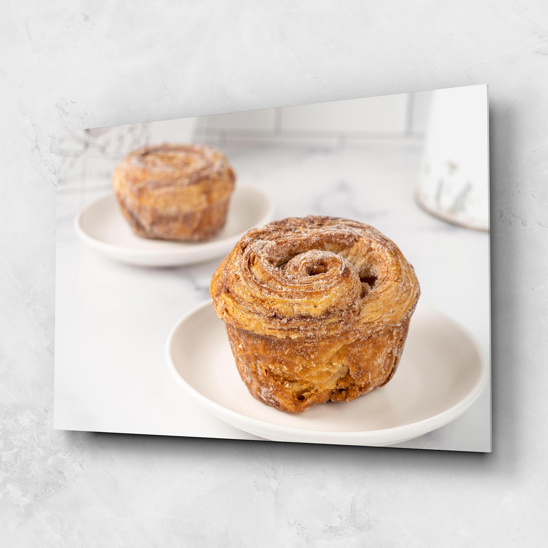 Glasbild Cinnamon Roll mockup 1
