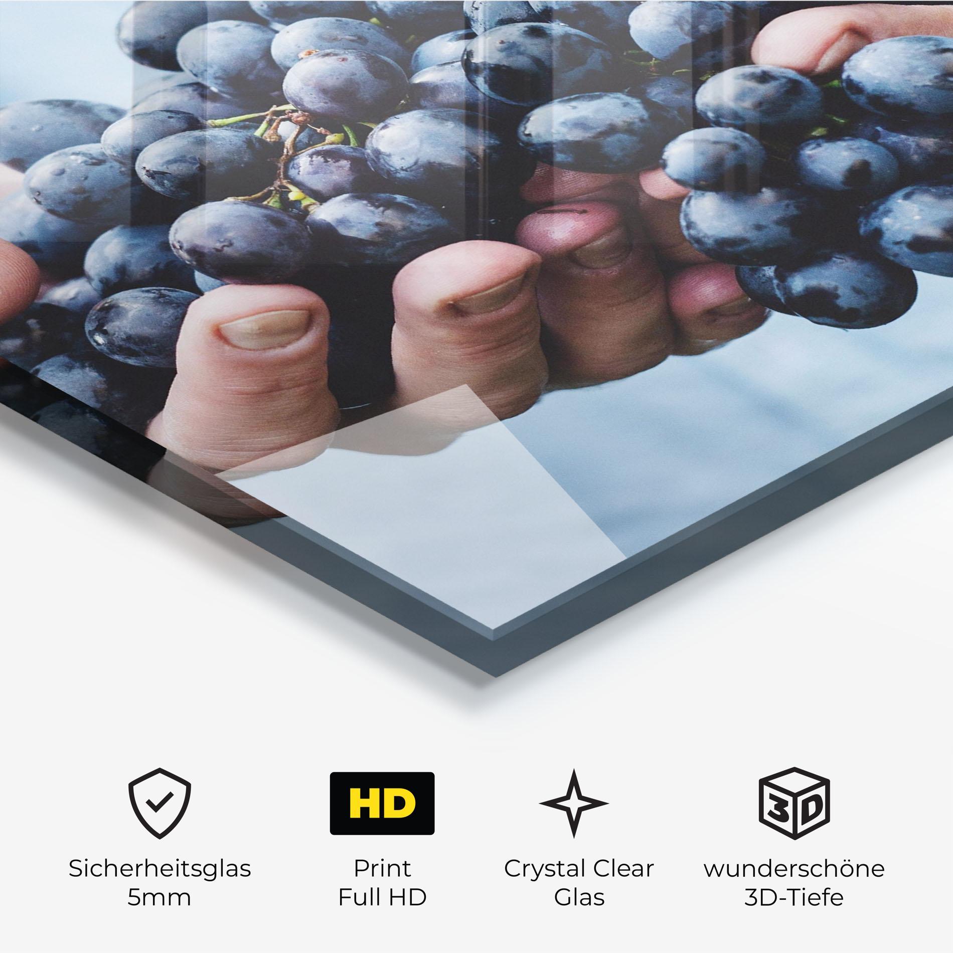 Glasbild Holding Grapes mockup 3