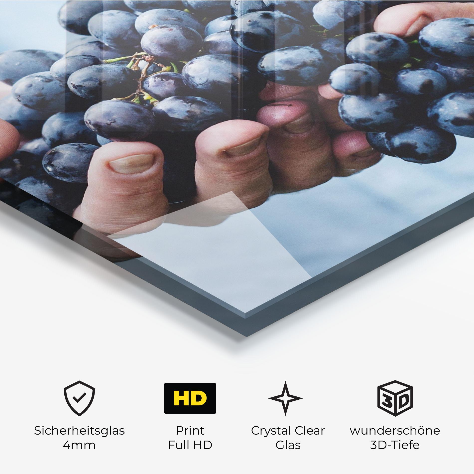 Glasbild Holding Grapes mockup 3