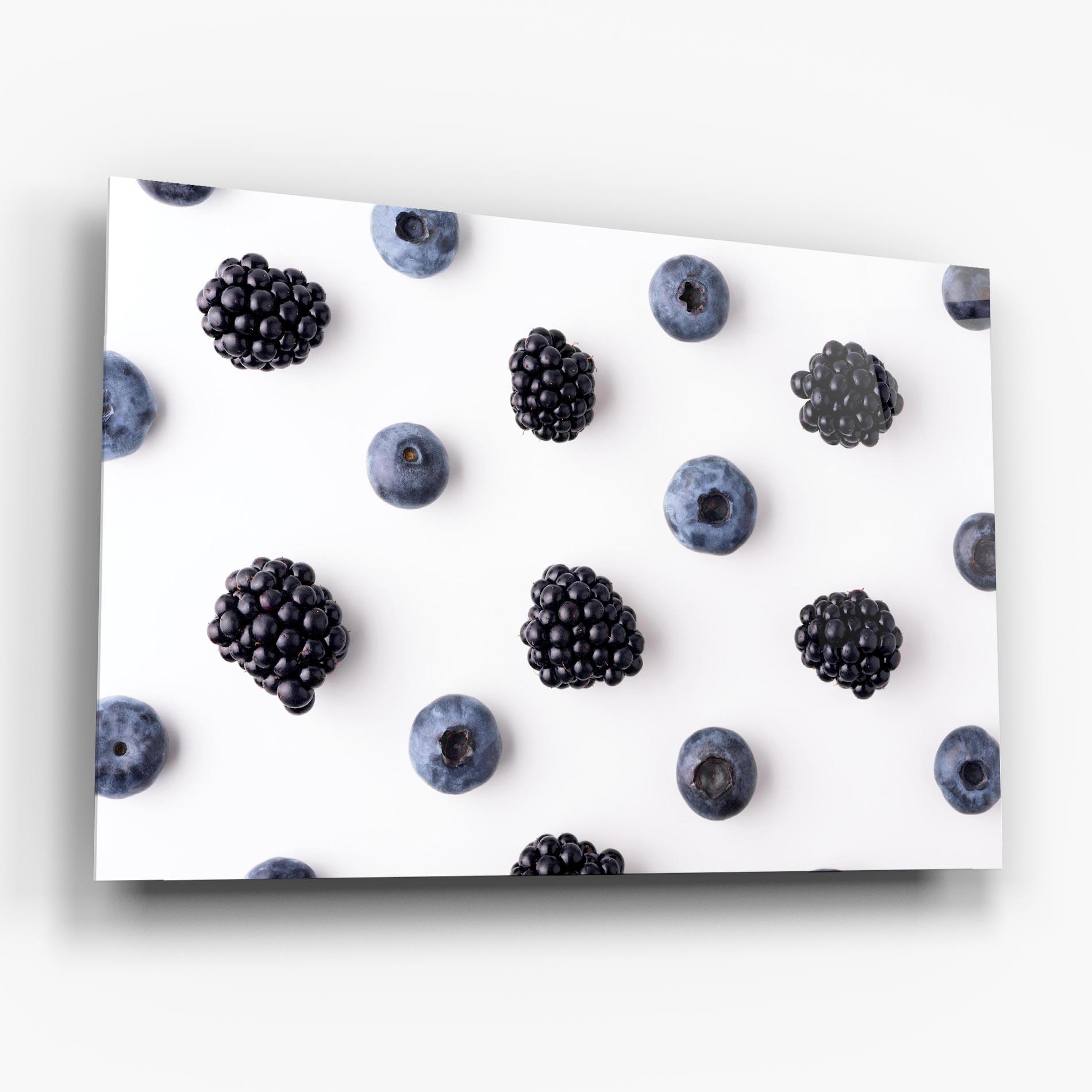 Glasbild Blackberries And Blueberries mockup 6