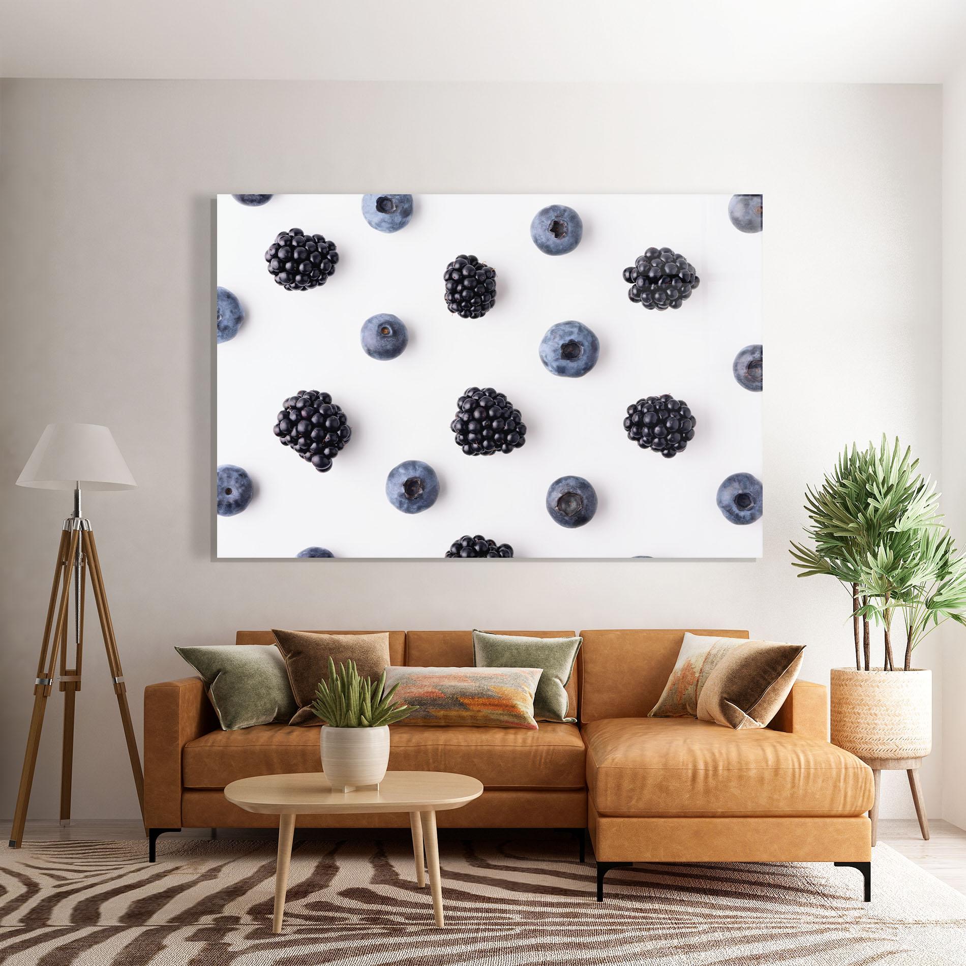 Glasbild Blackberries And Blueberries mockup 7