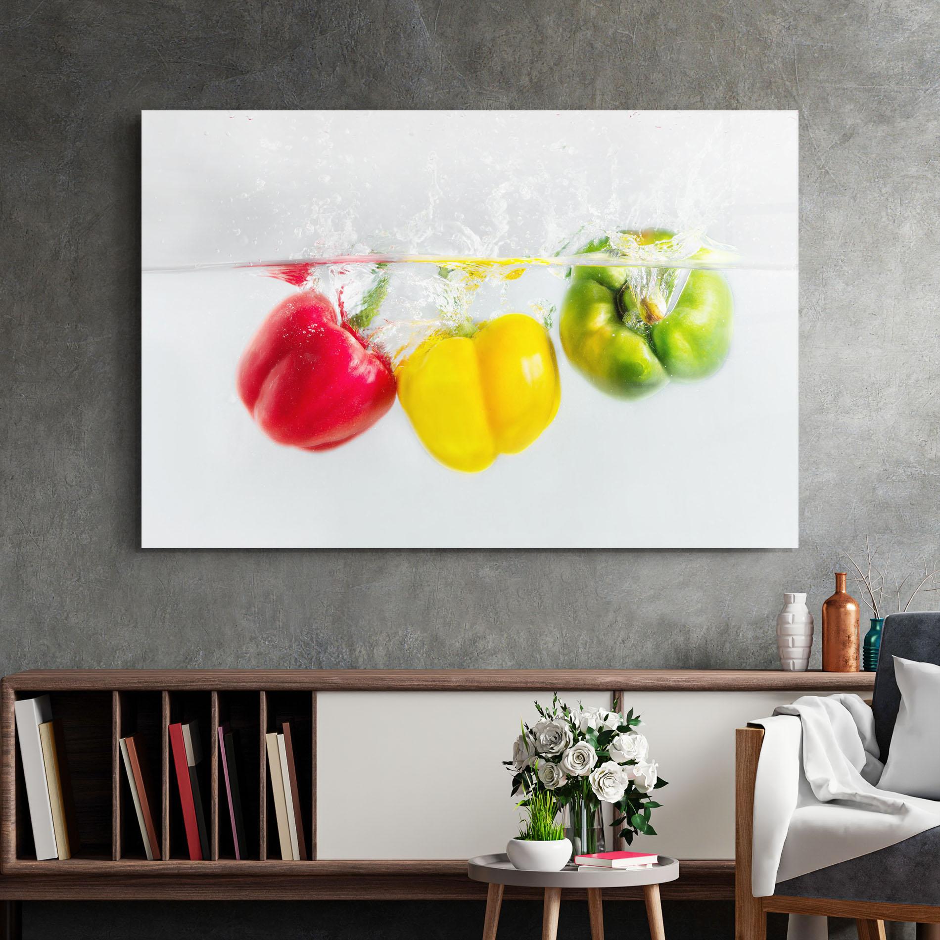 Glasbild Bellpepper In Water mockup 2