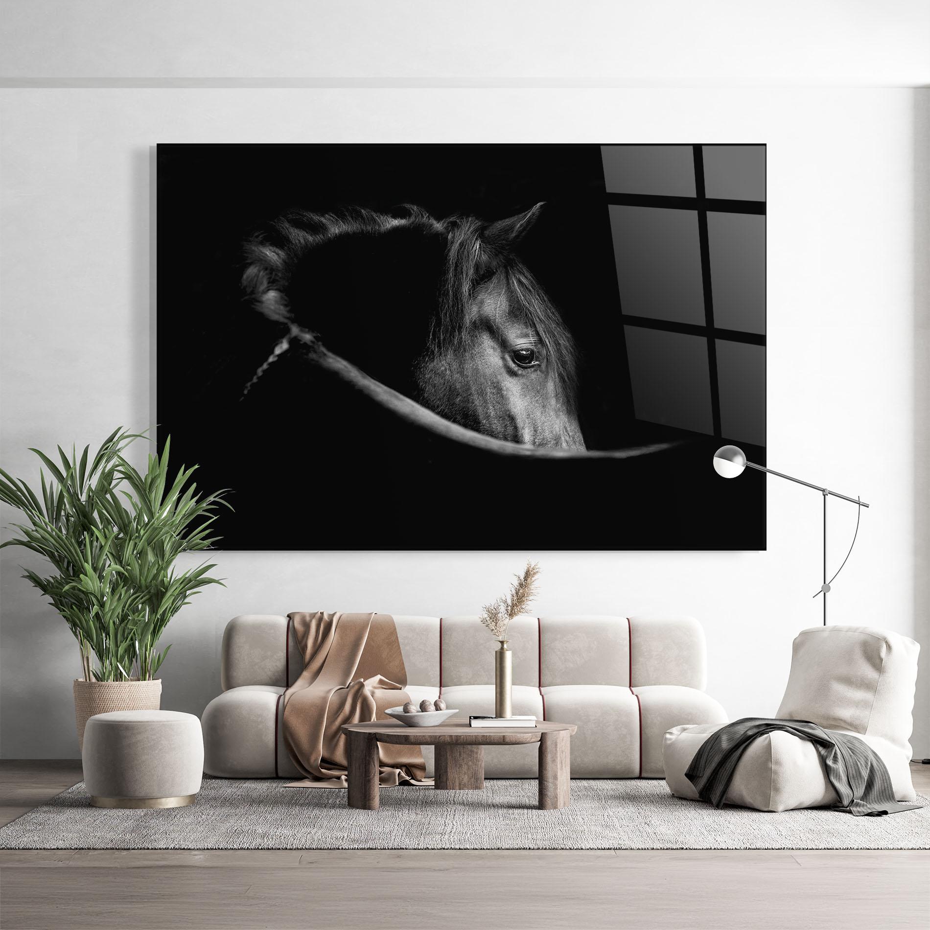 Glasbild Black Horse Looking mockup 9