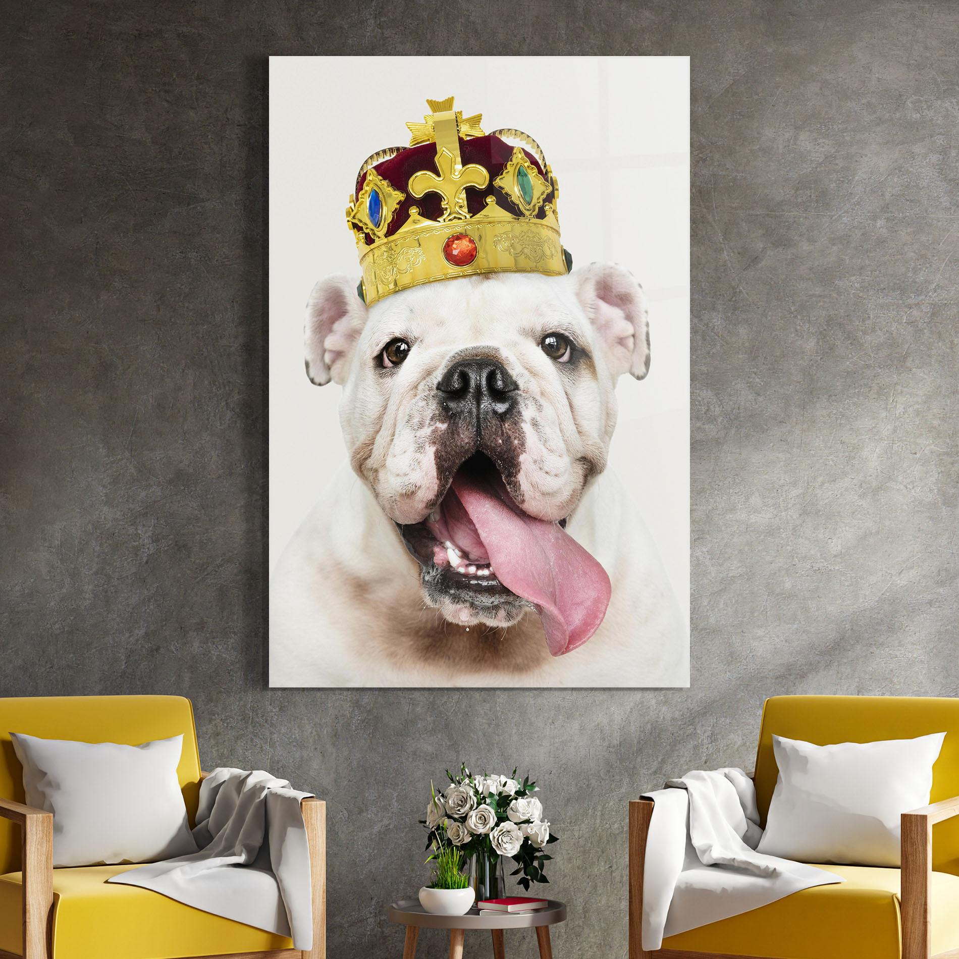 Glasbild Bulldog Wearing Crown mockup 4