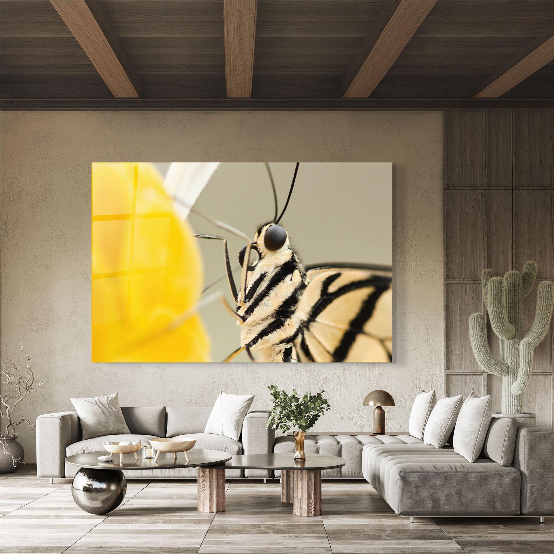 Glasbild Close Up Cream Butterfly mockup 8