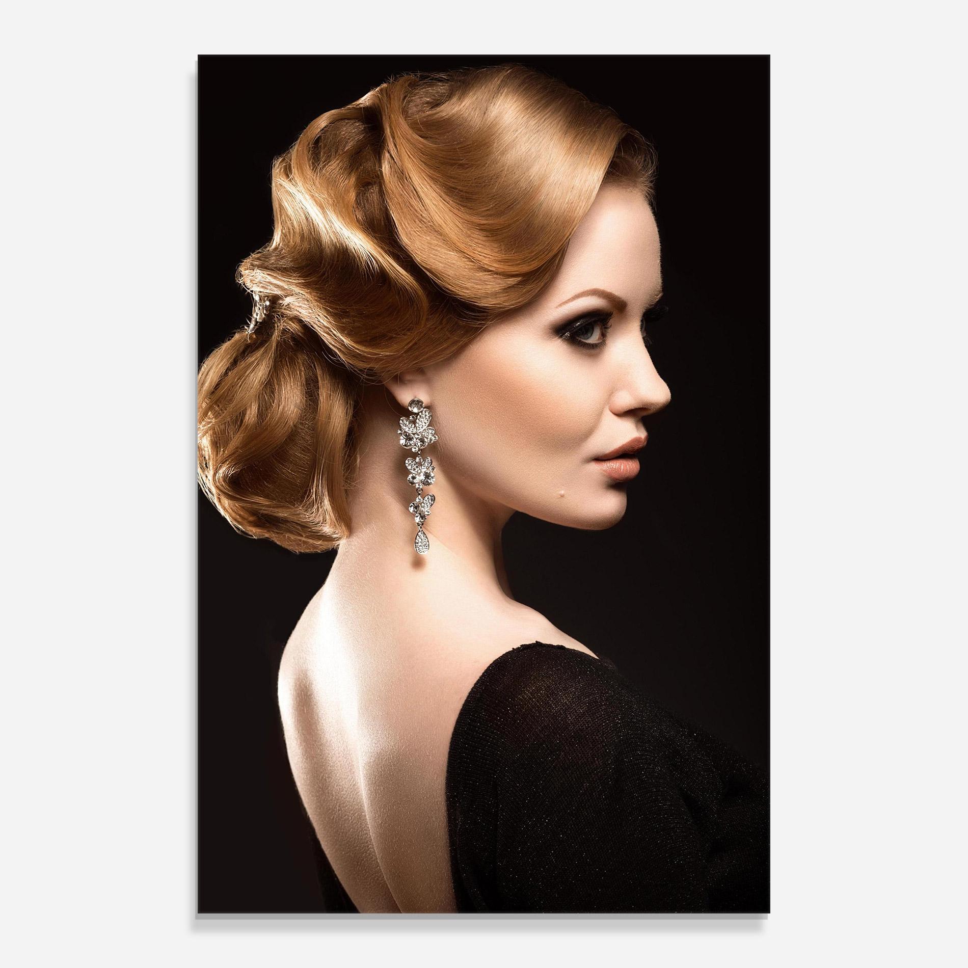 Glasbild Elegant Earrings mockup 0