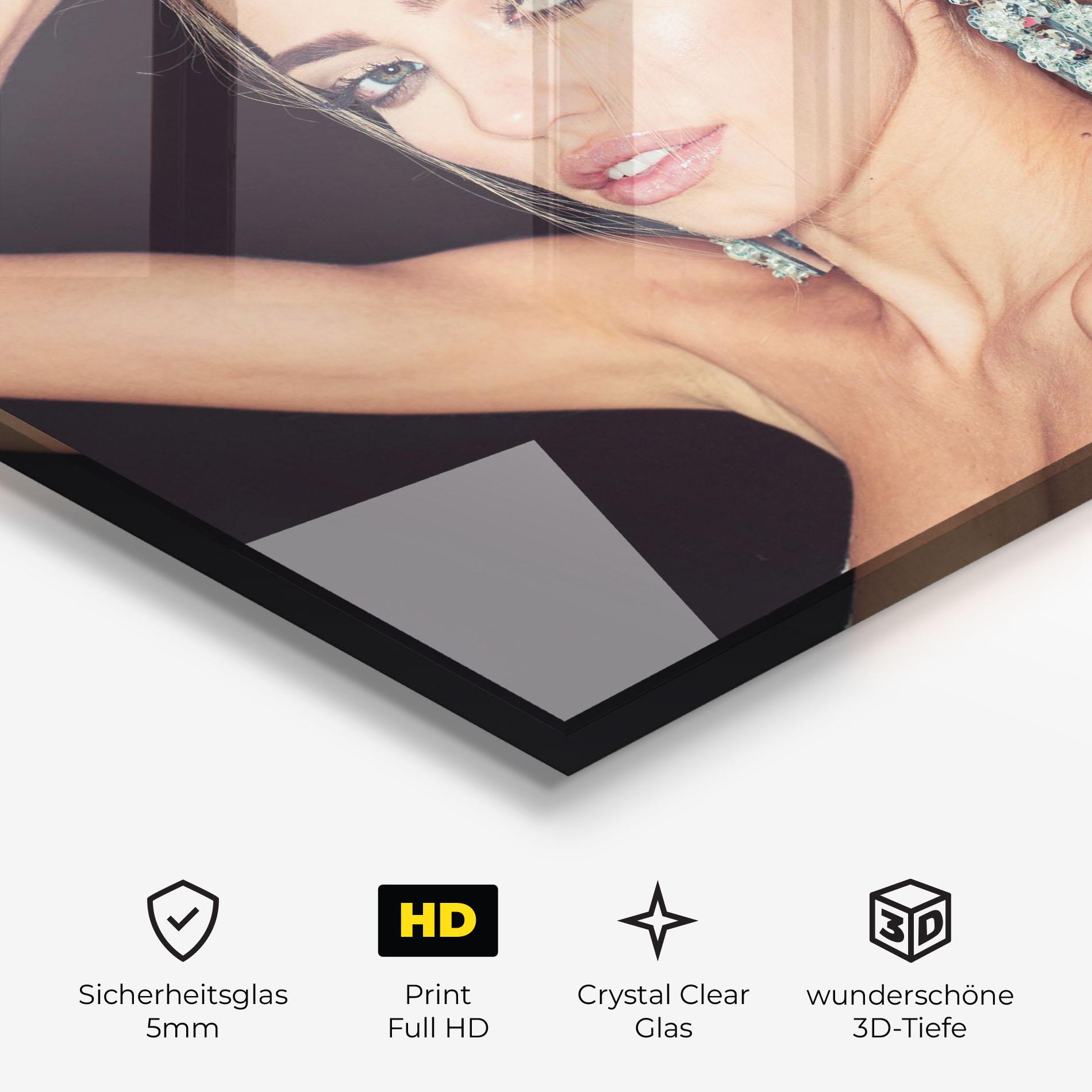 Glasbild Flower Earrings mockup 3