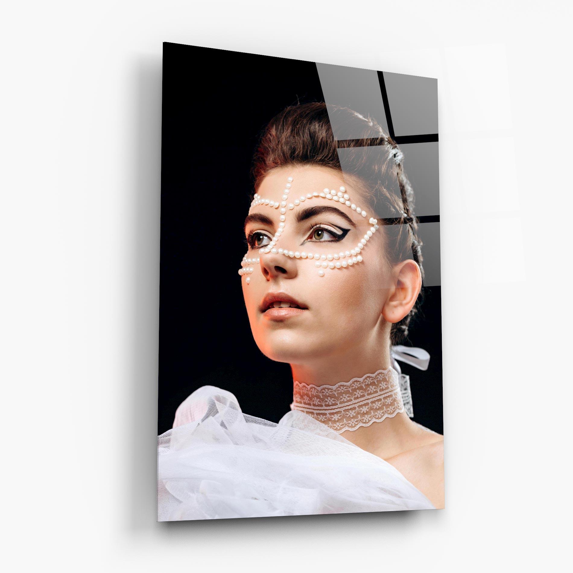 Glasbild Fashion Portrait Pearls mockup 6