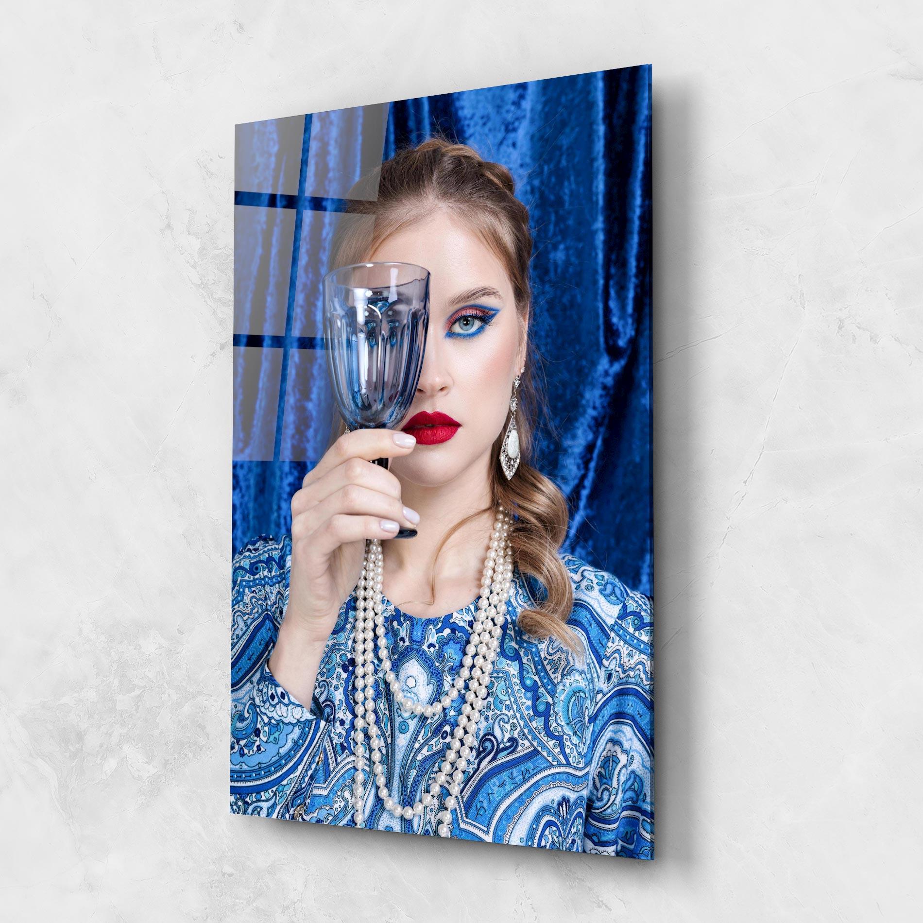 Glasbild White Pearls On Blue mockup 1