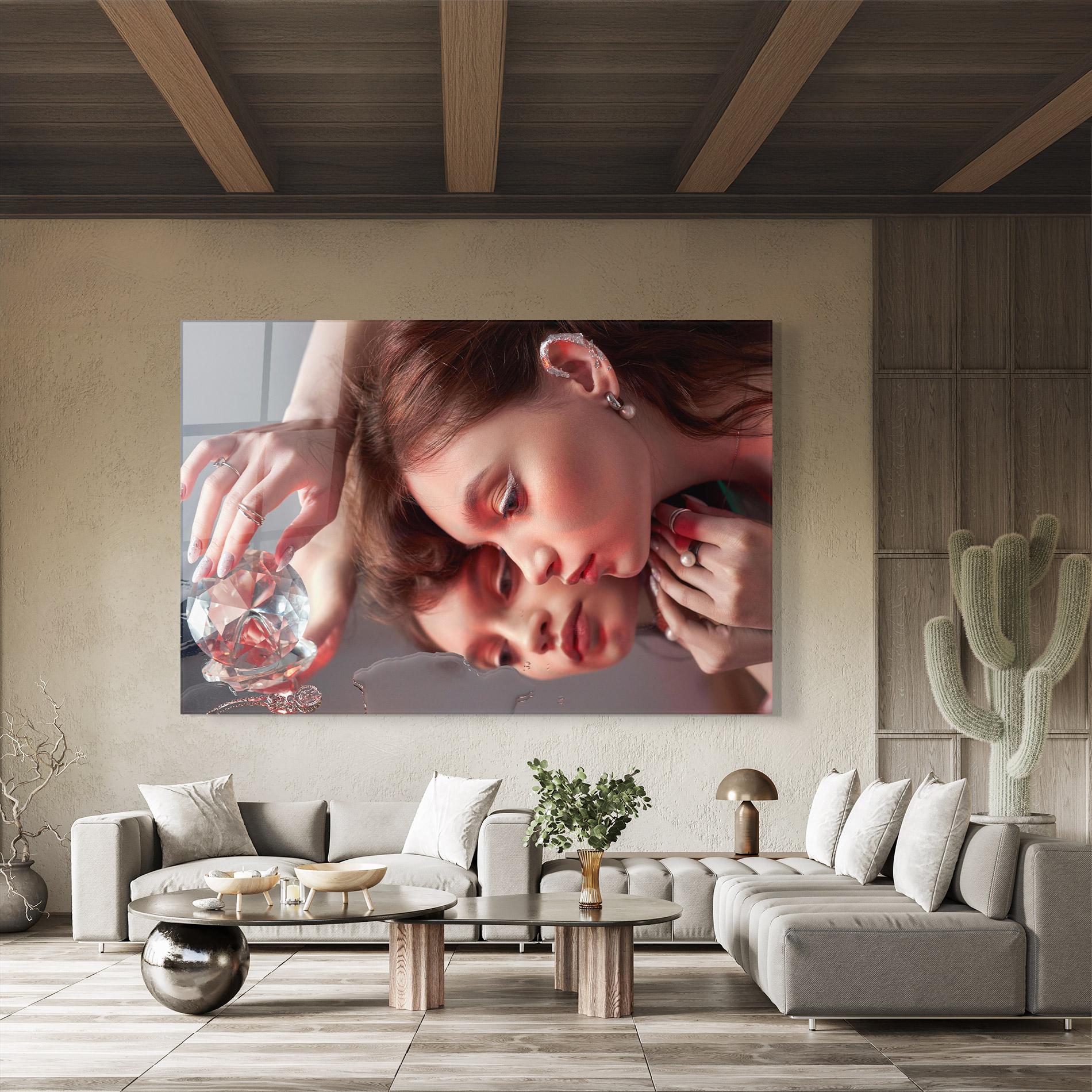 Glasbild Big Diamond Hand mockup 8