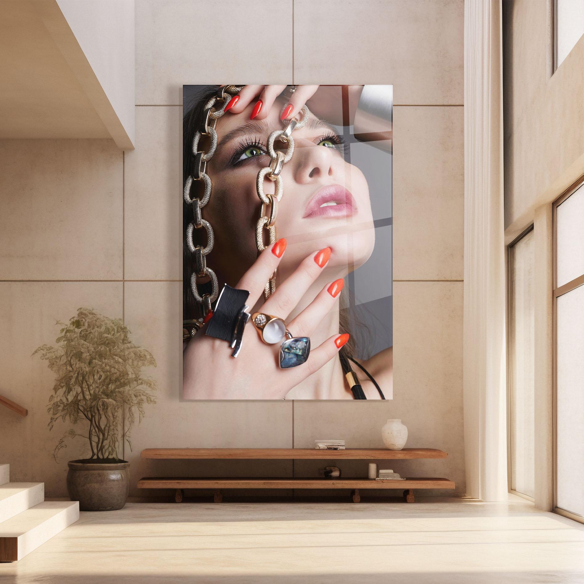 Glasbild Big Chain Woman mockup 8