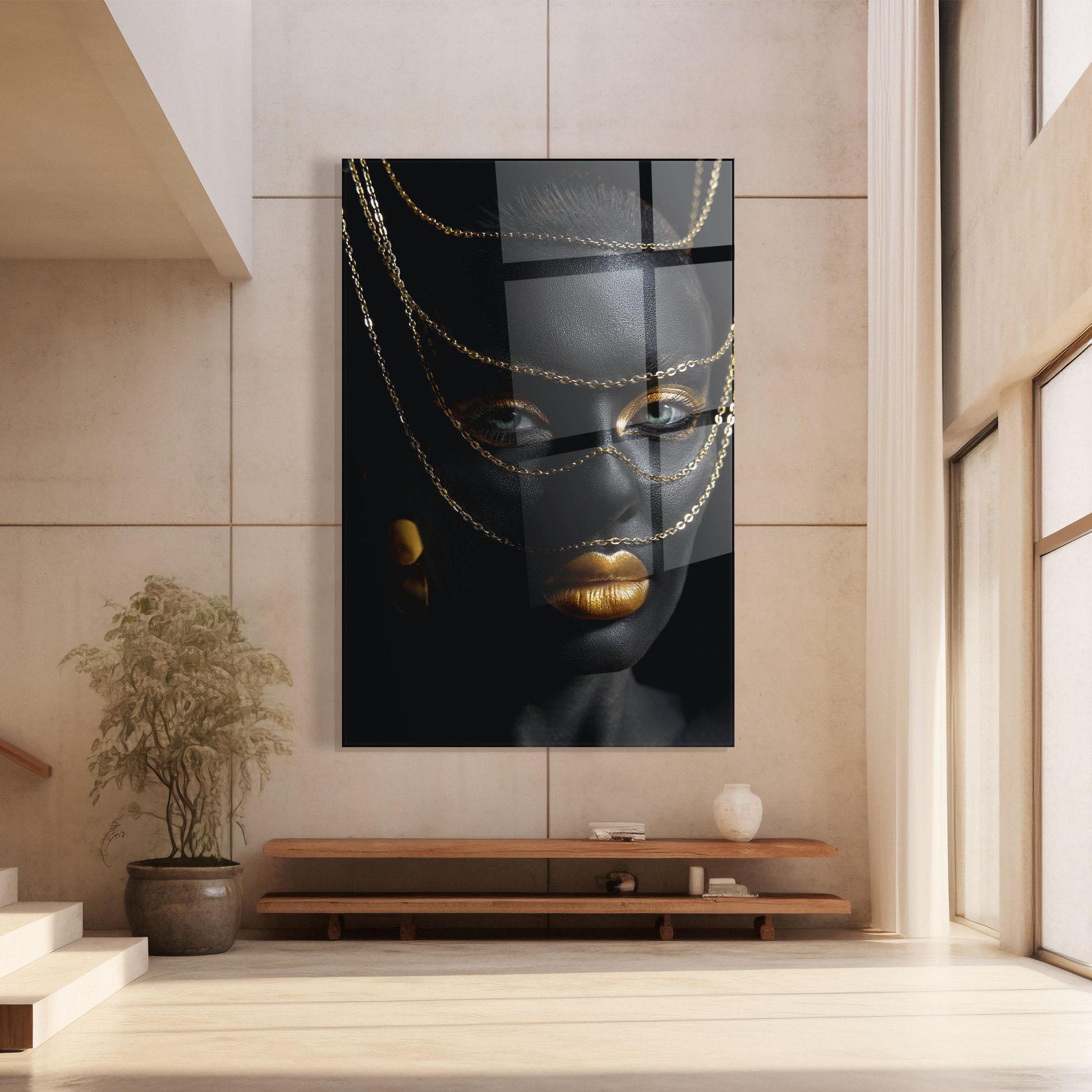 Glasbild Gold Chain Green Eyes mockup 8