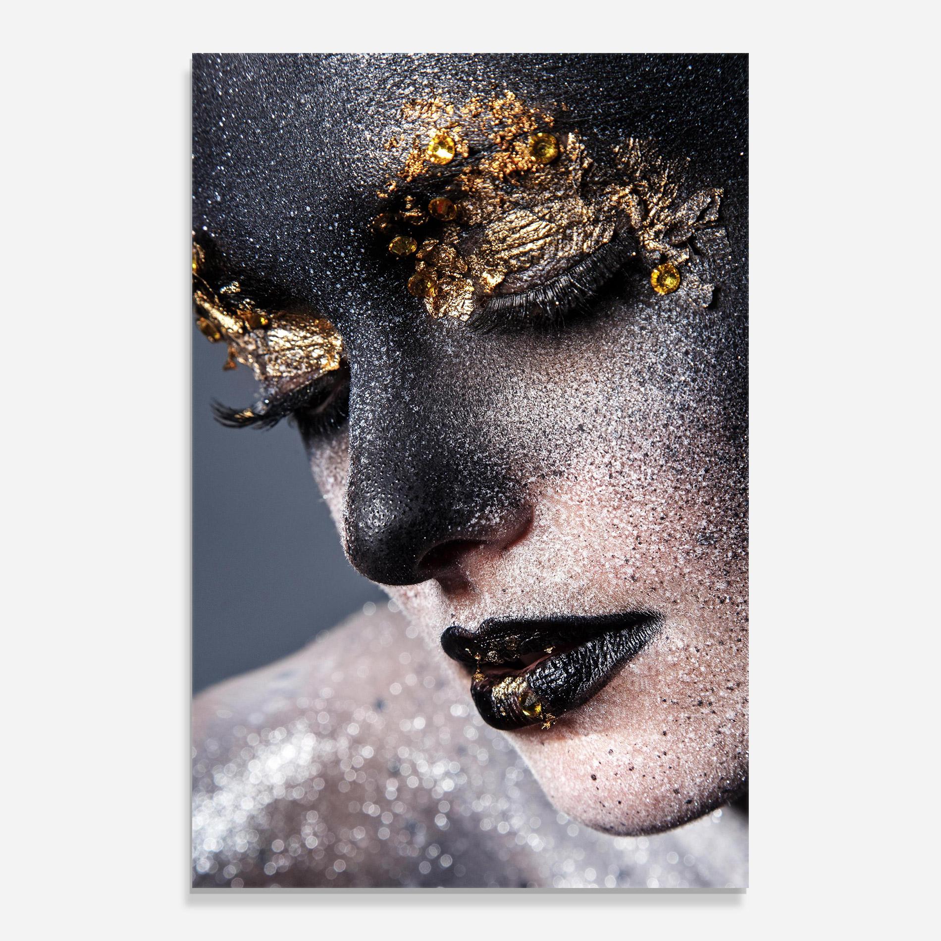 Glasbild Beautiful Gold Artistic Makeup mockup 0