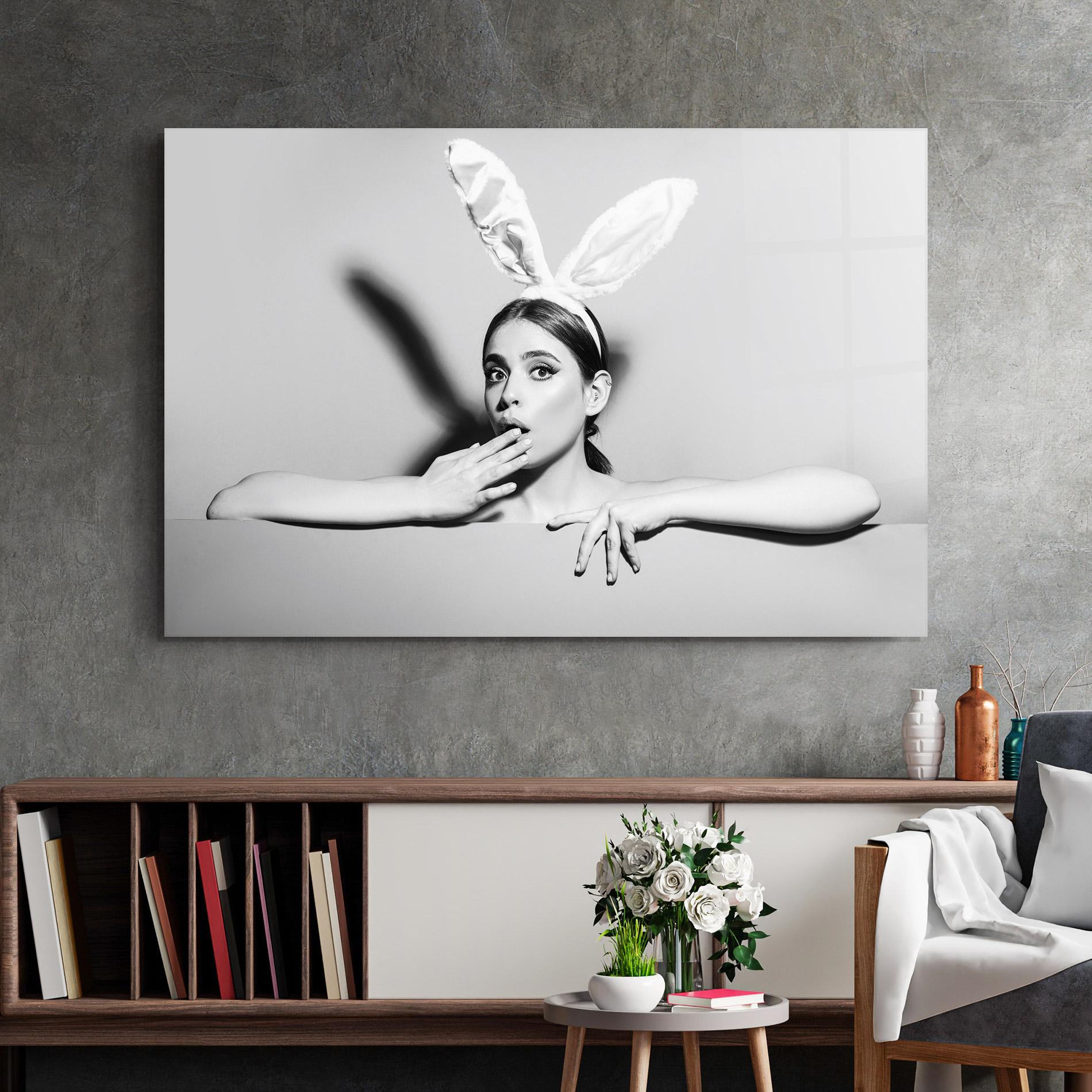 Glasbild Bunny Ears Peeking mockup 2