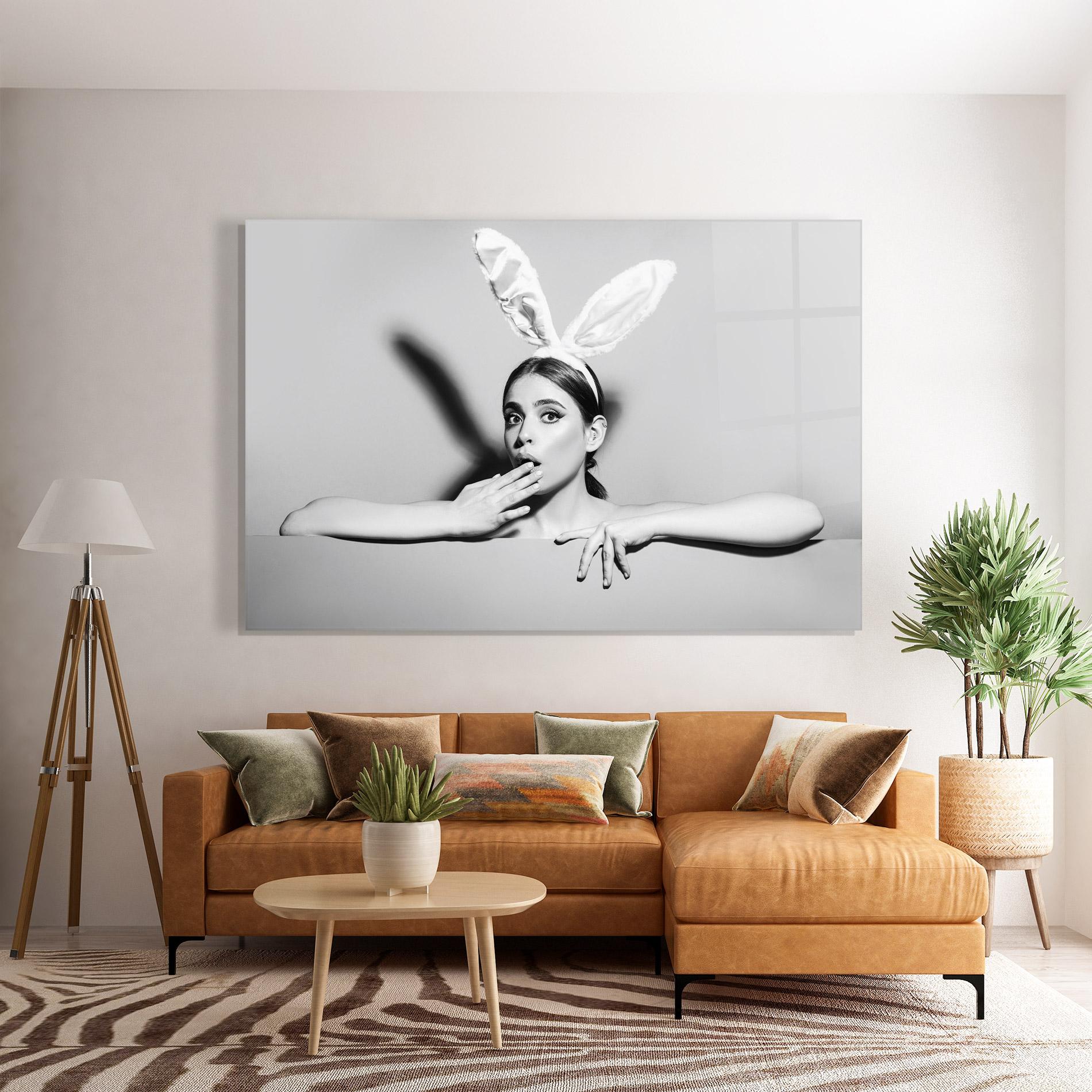 Glasbild Bunny Ears Peeking mockup 7