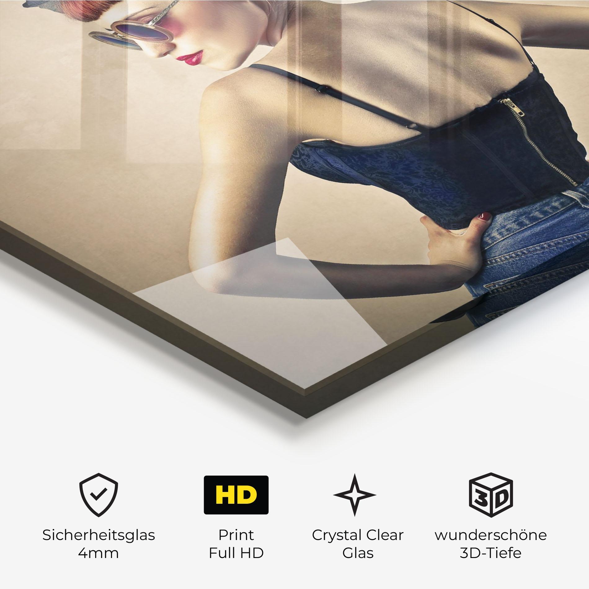 Glasbild Pin Up Girl mockup 3