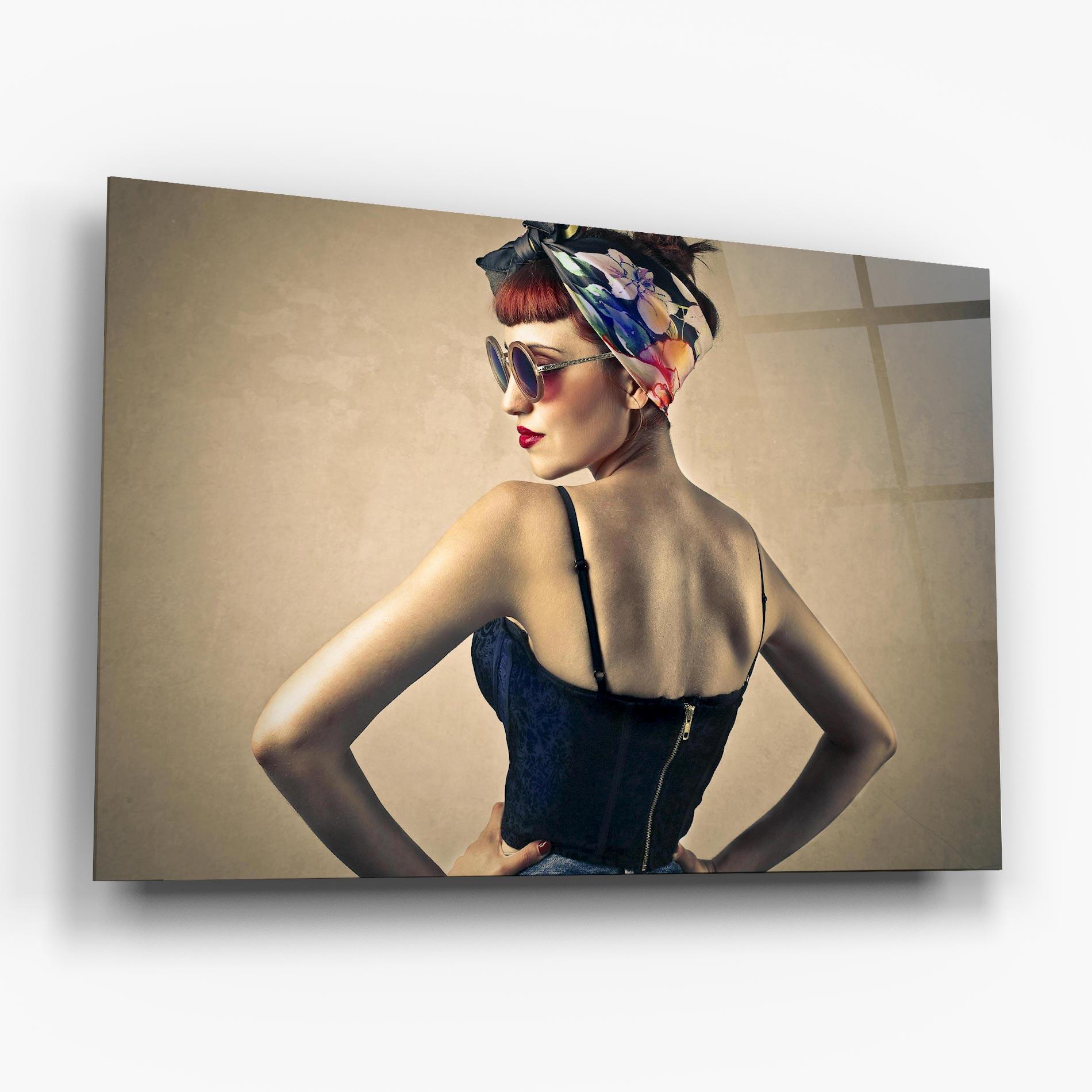 Glasbild Pin Up Girl mockup 6