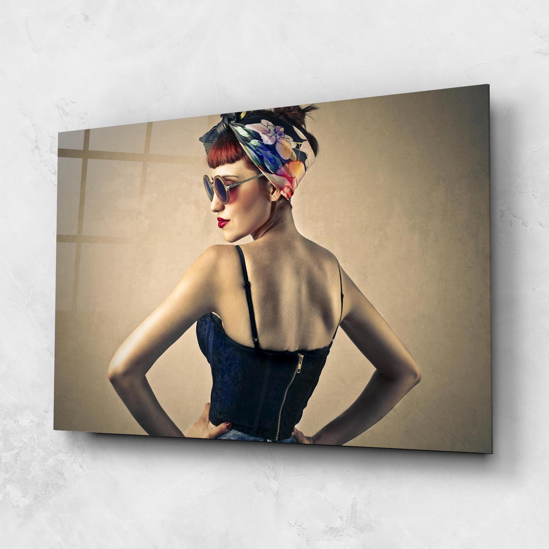 Glasbild Pin Up Girl mockup 1