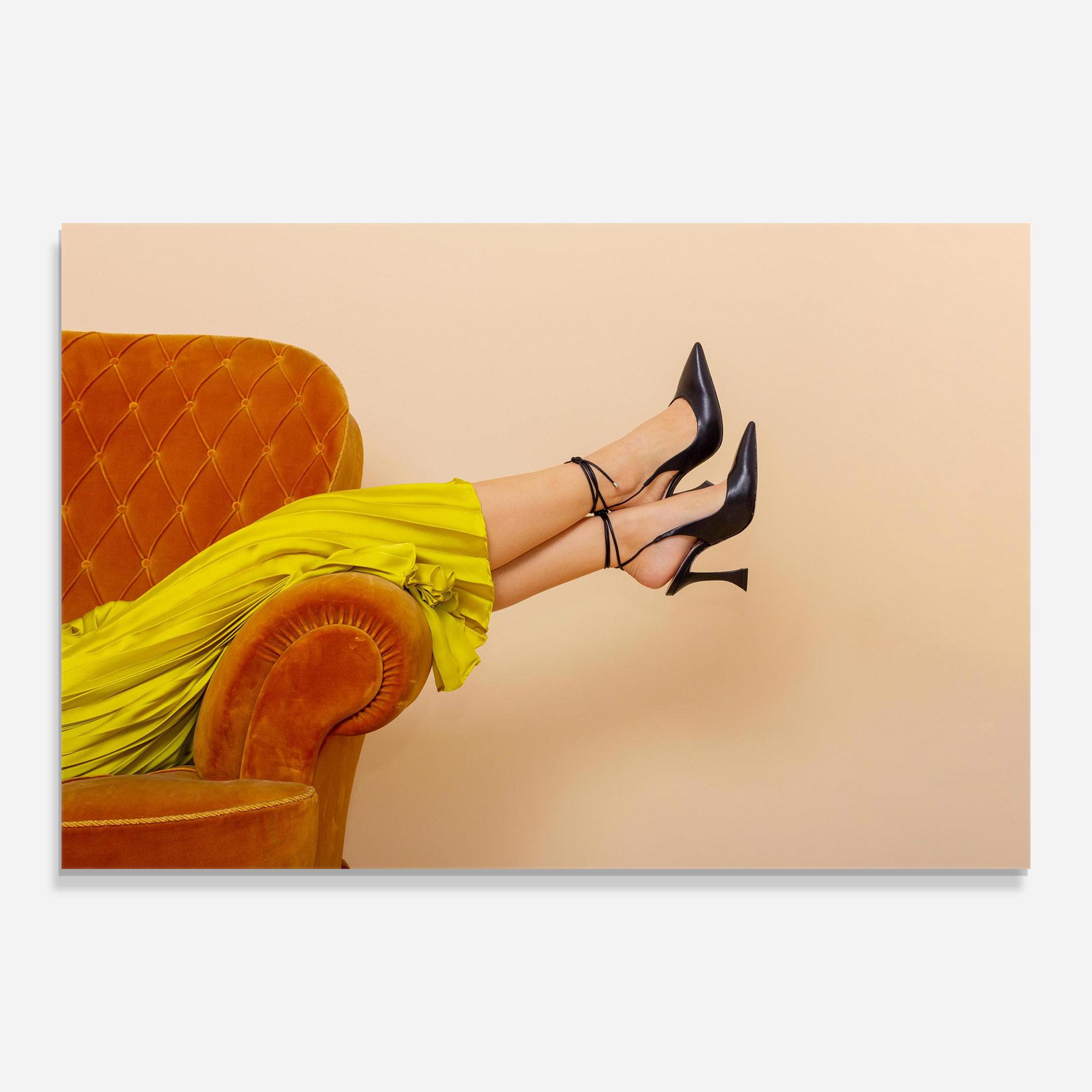 Glasbild Black Heals On Cream mockup 0