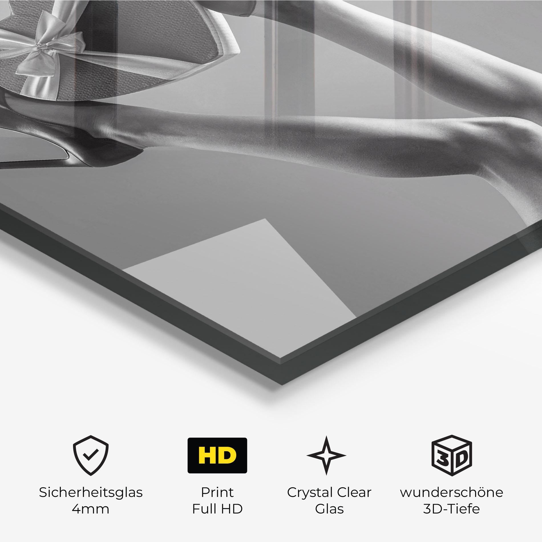 Glasbild Heart Shaped Gift mockup 3