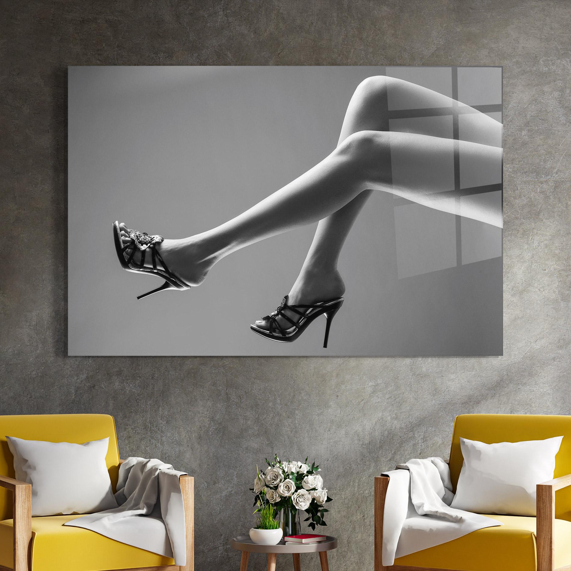 Glasbild Black Shoes On Grey mockup 4