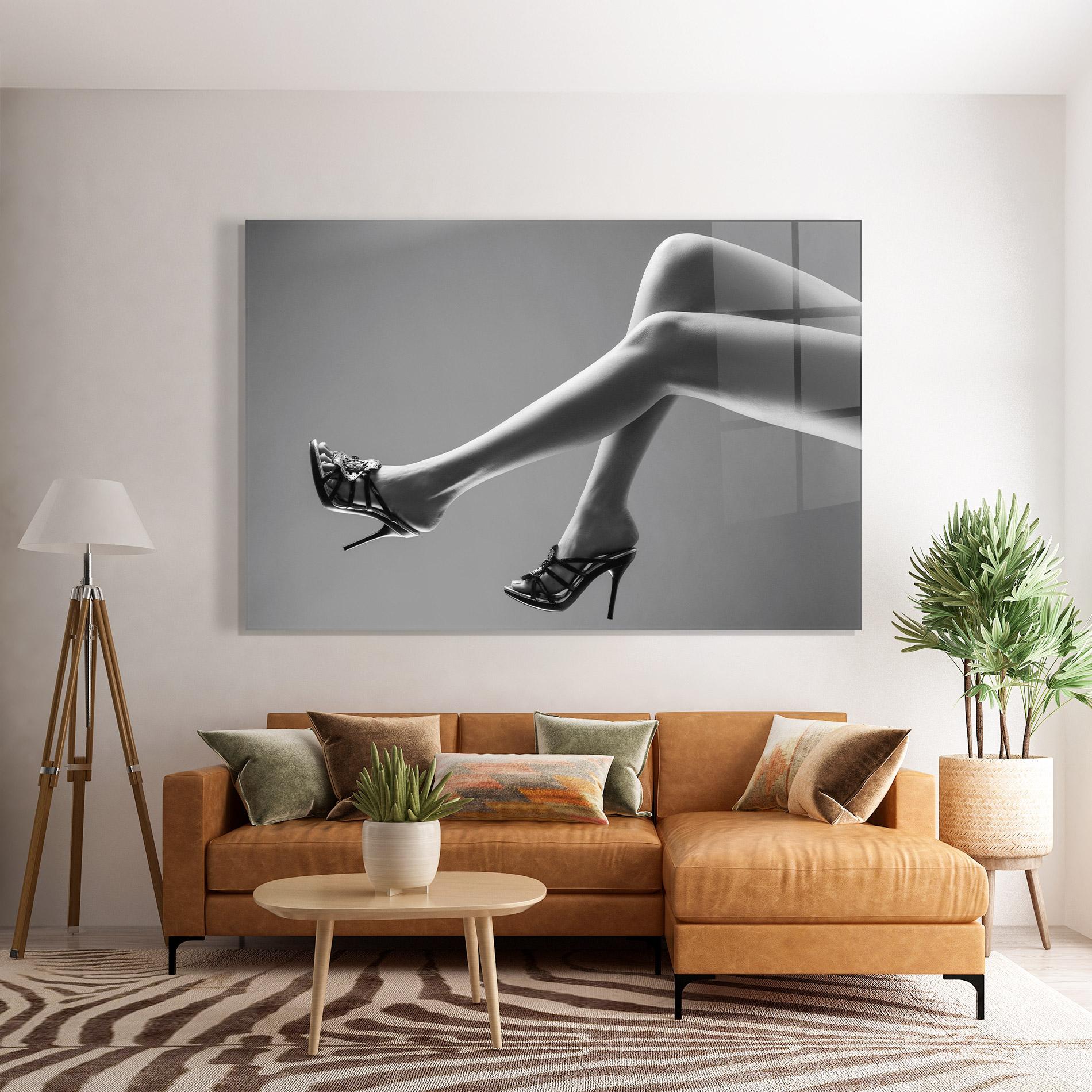 Glasbild Black Shoes On Grey mockup 7
