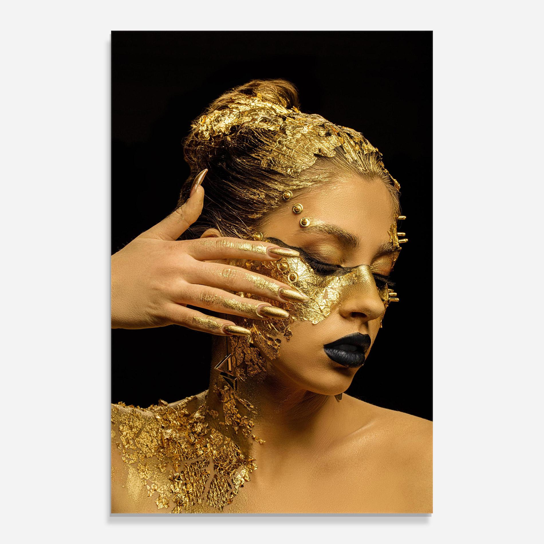 Glasbild Festive Golden Makeup mockup 0